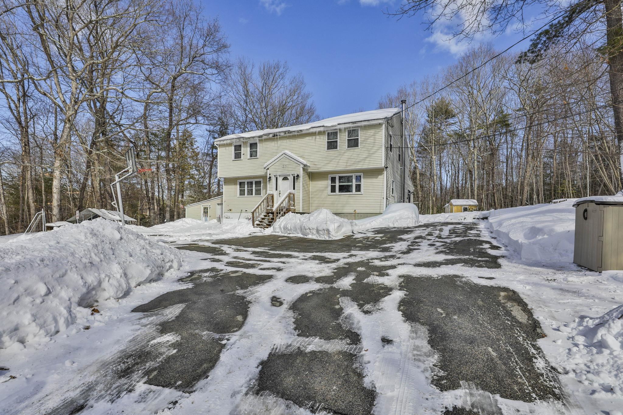 67 B Kienia Rd, Hudson, NH 03051