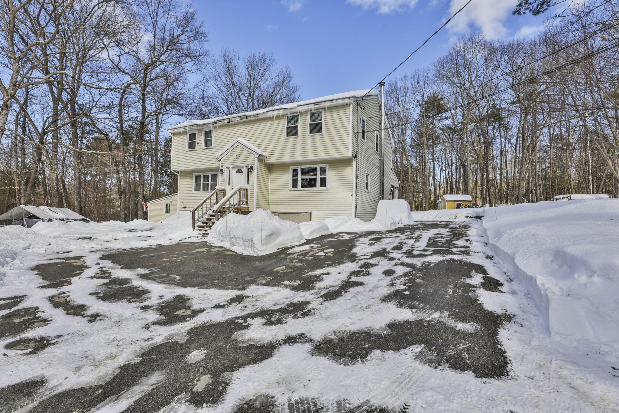 67 B Kienia Rd, Hudson, NH 03051