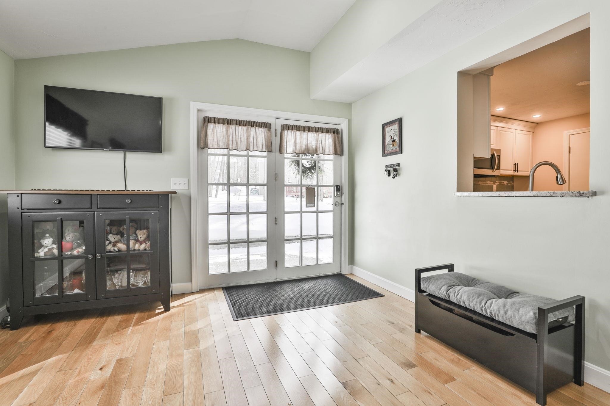 67 B Kienia Rd, Hudson, NH 03051