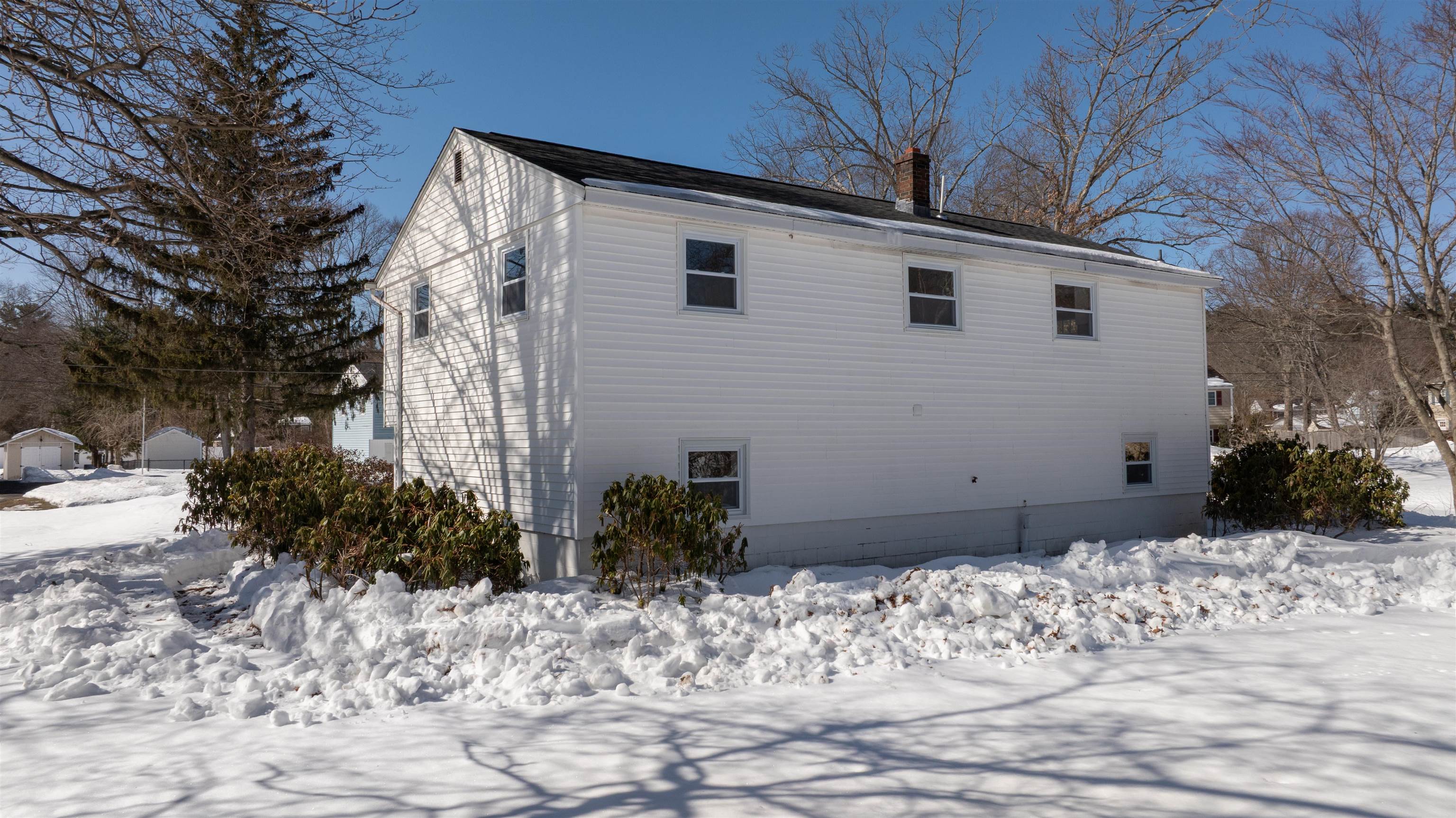 20 Williams St, Salem, NH 03079