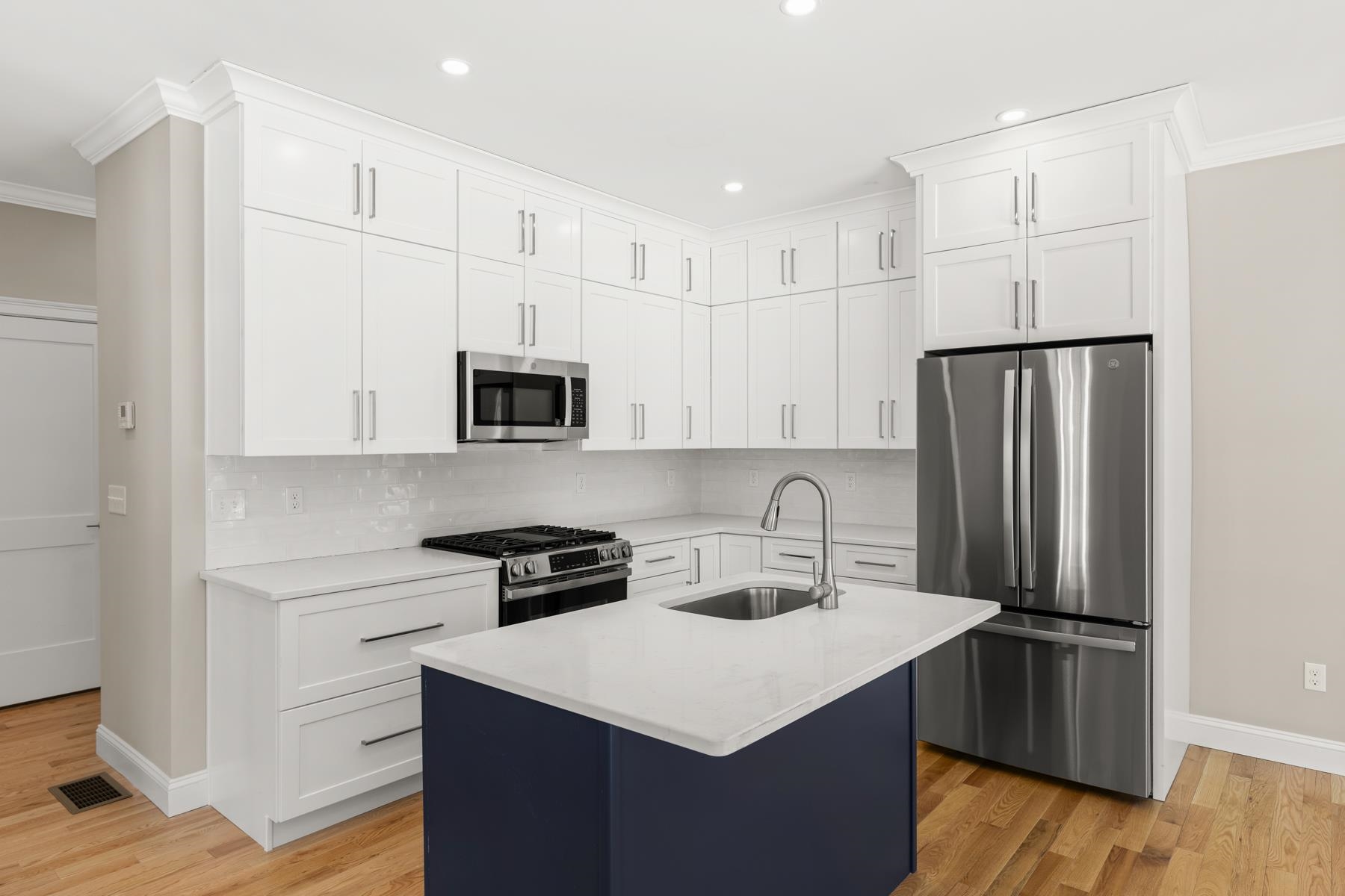 16 Porch Light Dr, Dover, NH 03820