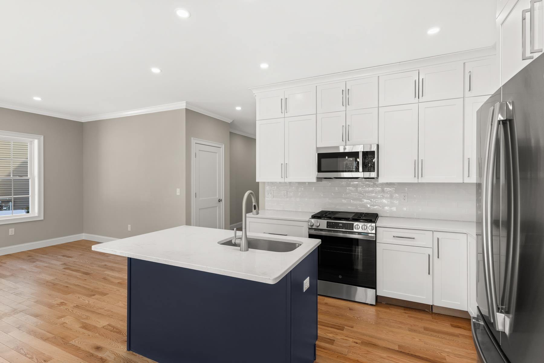 16 Porch Light Dr, Dover, NH 03820