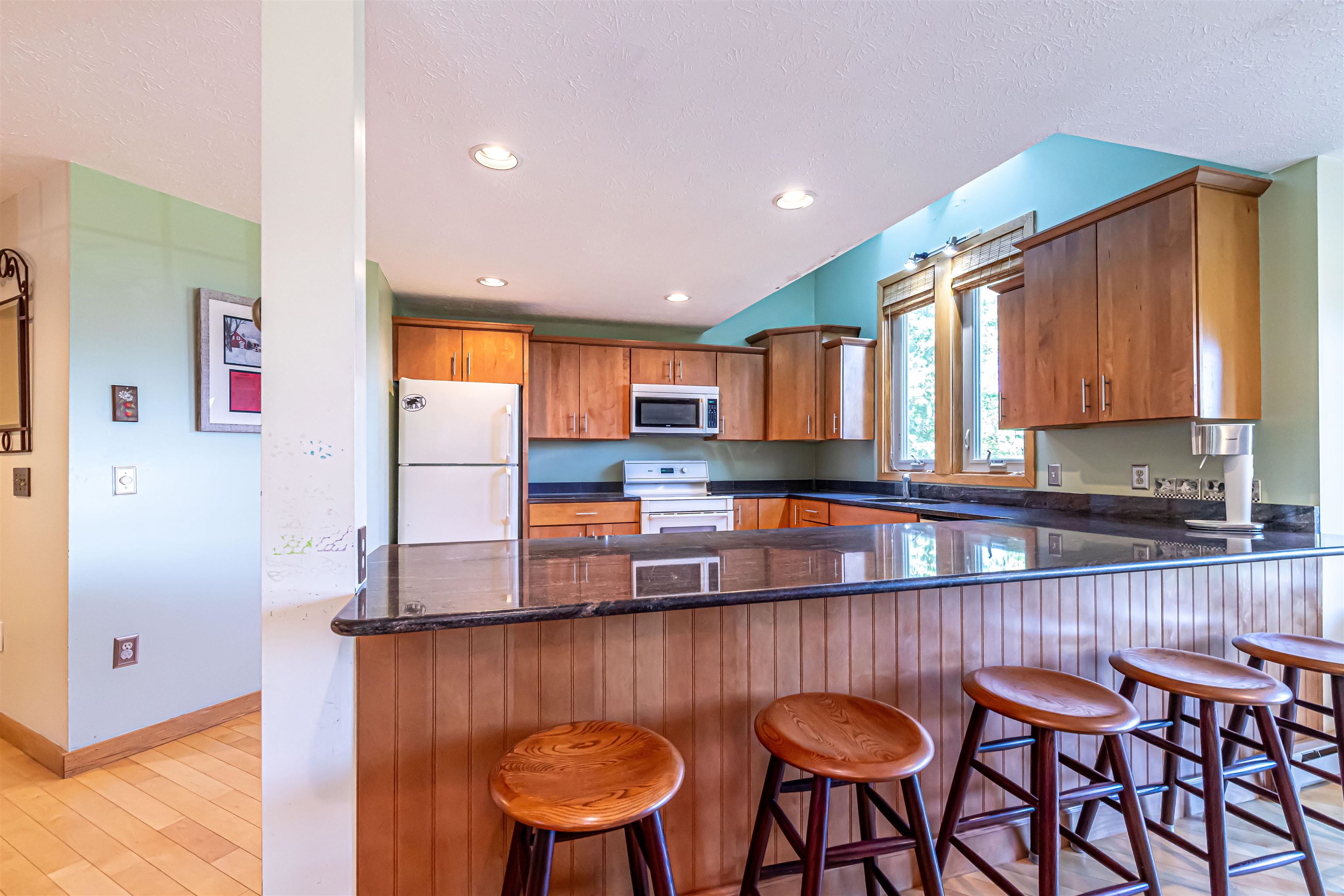 8 Crane Cir #B, Laconia, NH 03246