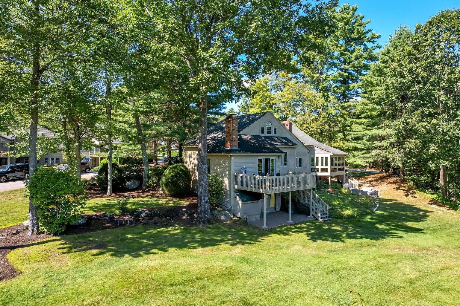 8 Crane Cir, Laconia, NH 03246