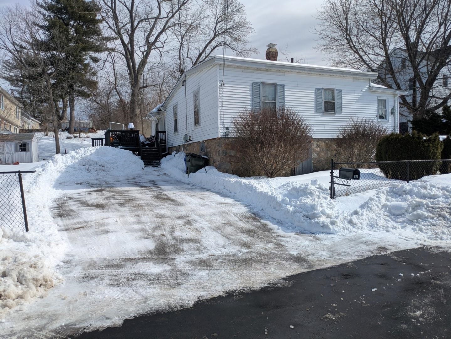 56 Sprague St, Manchester, NH 03103