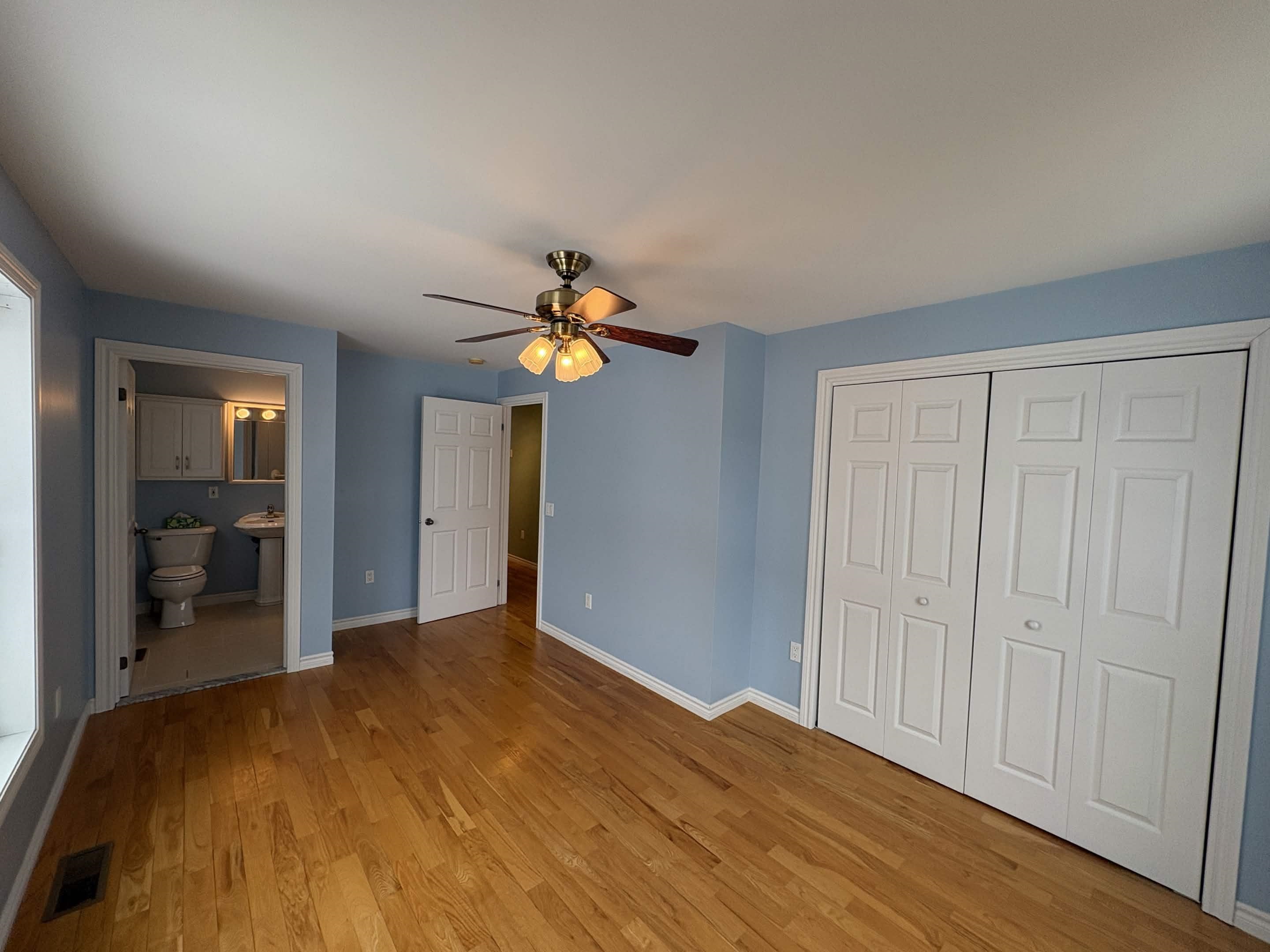 78 Pembroke St, Seabrook, NH 03874