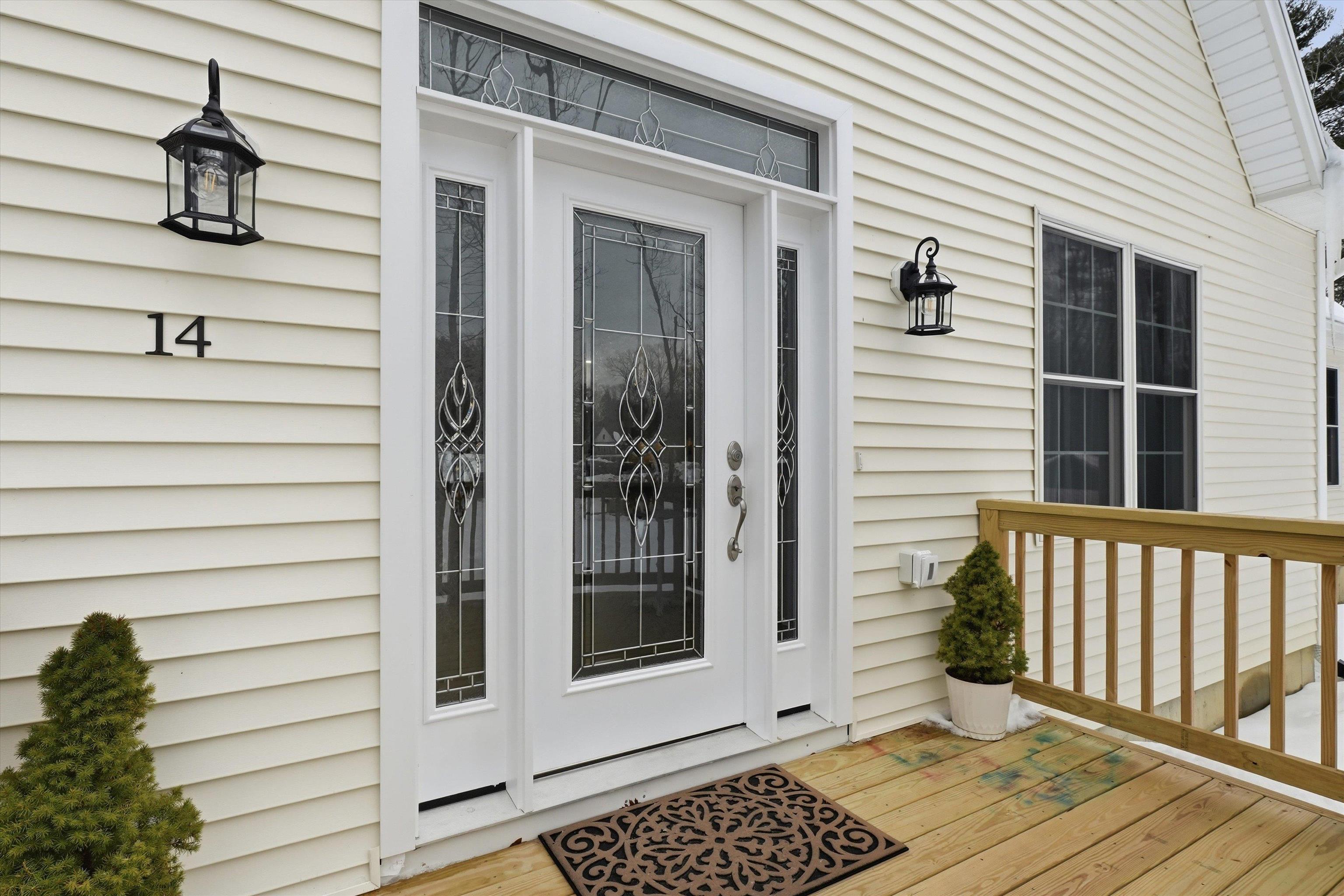 14 Lefevere Dr, Kingston, NH 03848