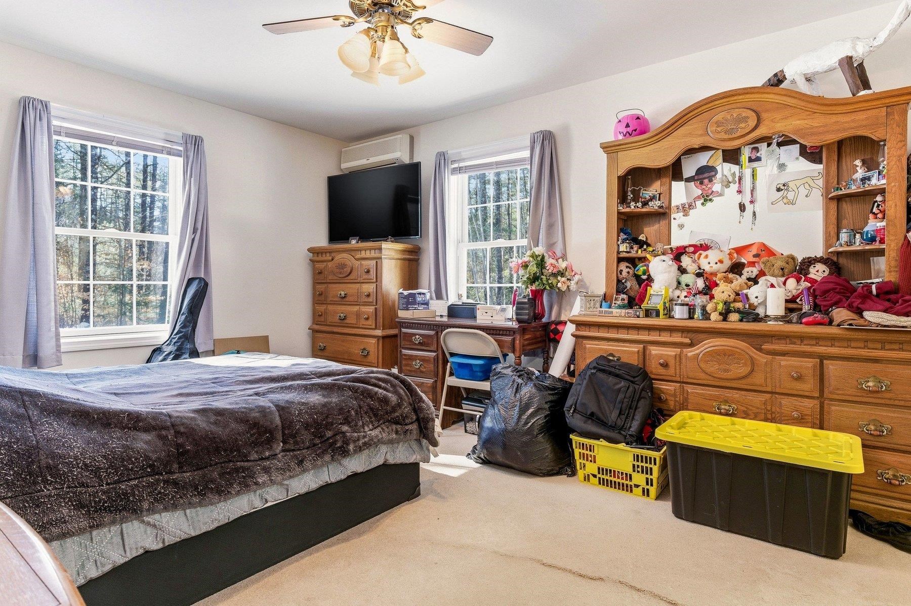 21 Barrington Cir, Ossipee, NH 03814