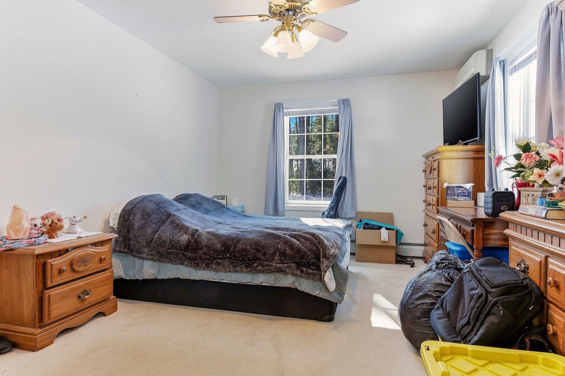 21 Barrington Cir, Ossipee, NH 03814