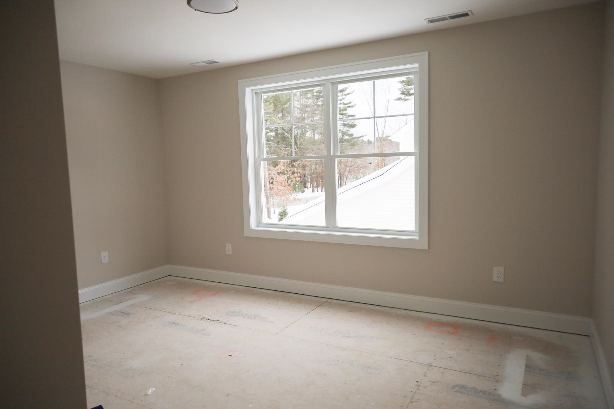 77 Wilderness Dr, Nashua, NH 03062