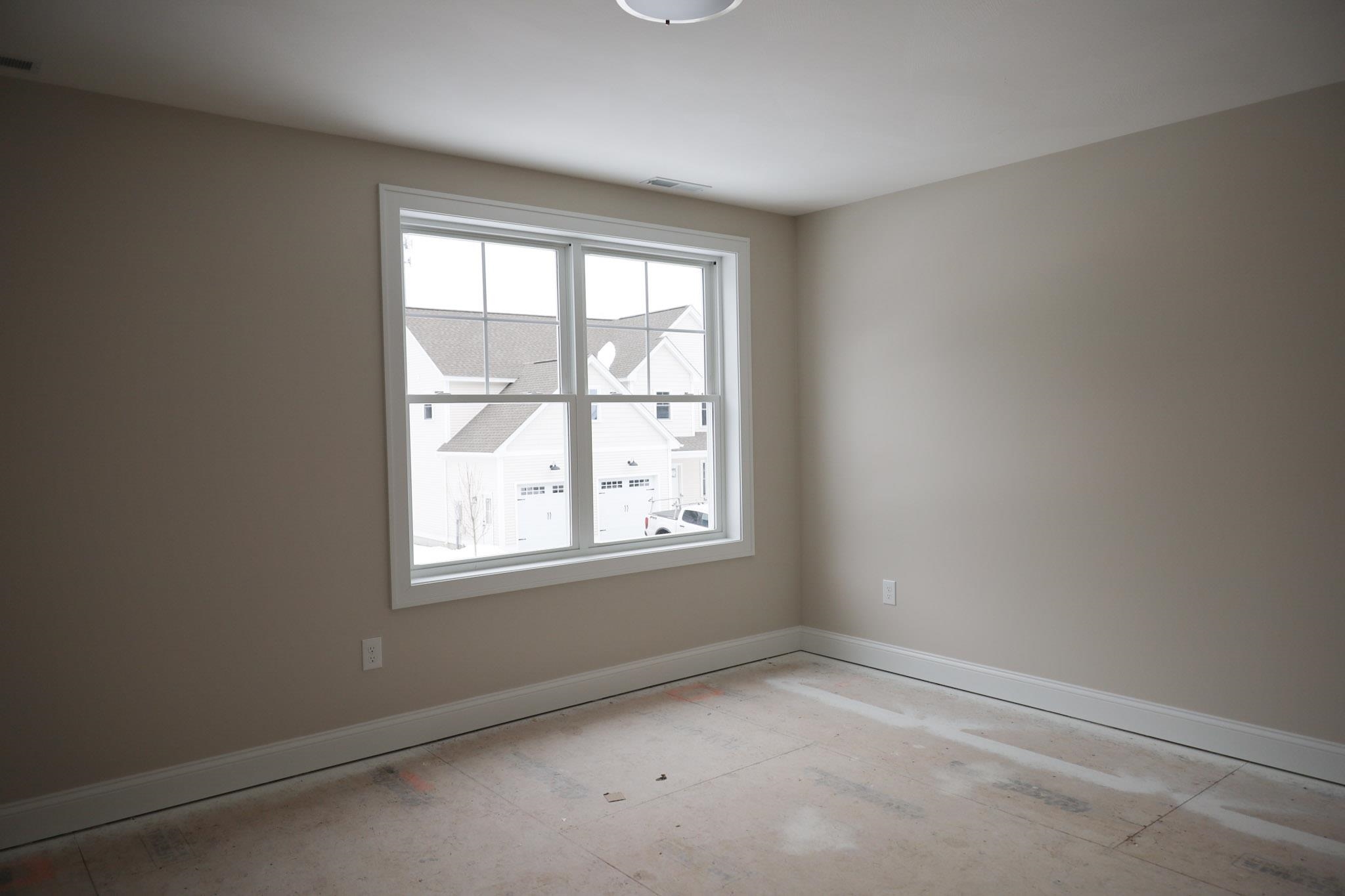 77 Wilderness Dr, Nashua, NH 03062