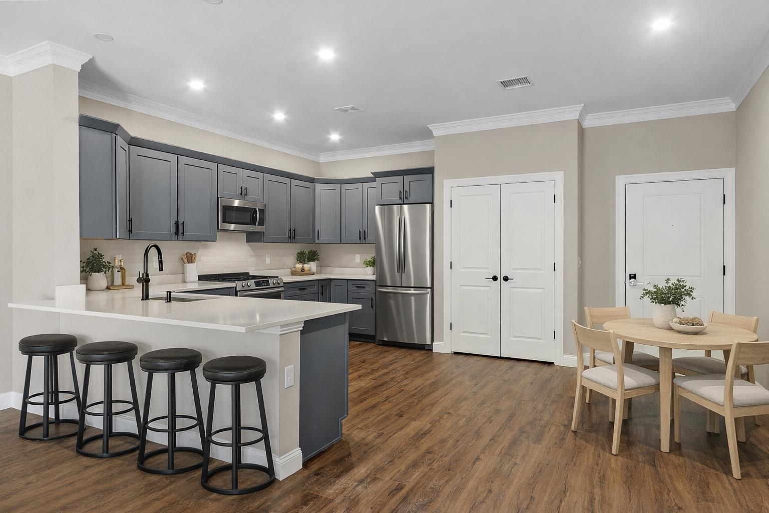 10100 S Willow St #314, Manchester, NH 03103