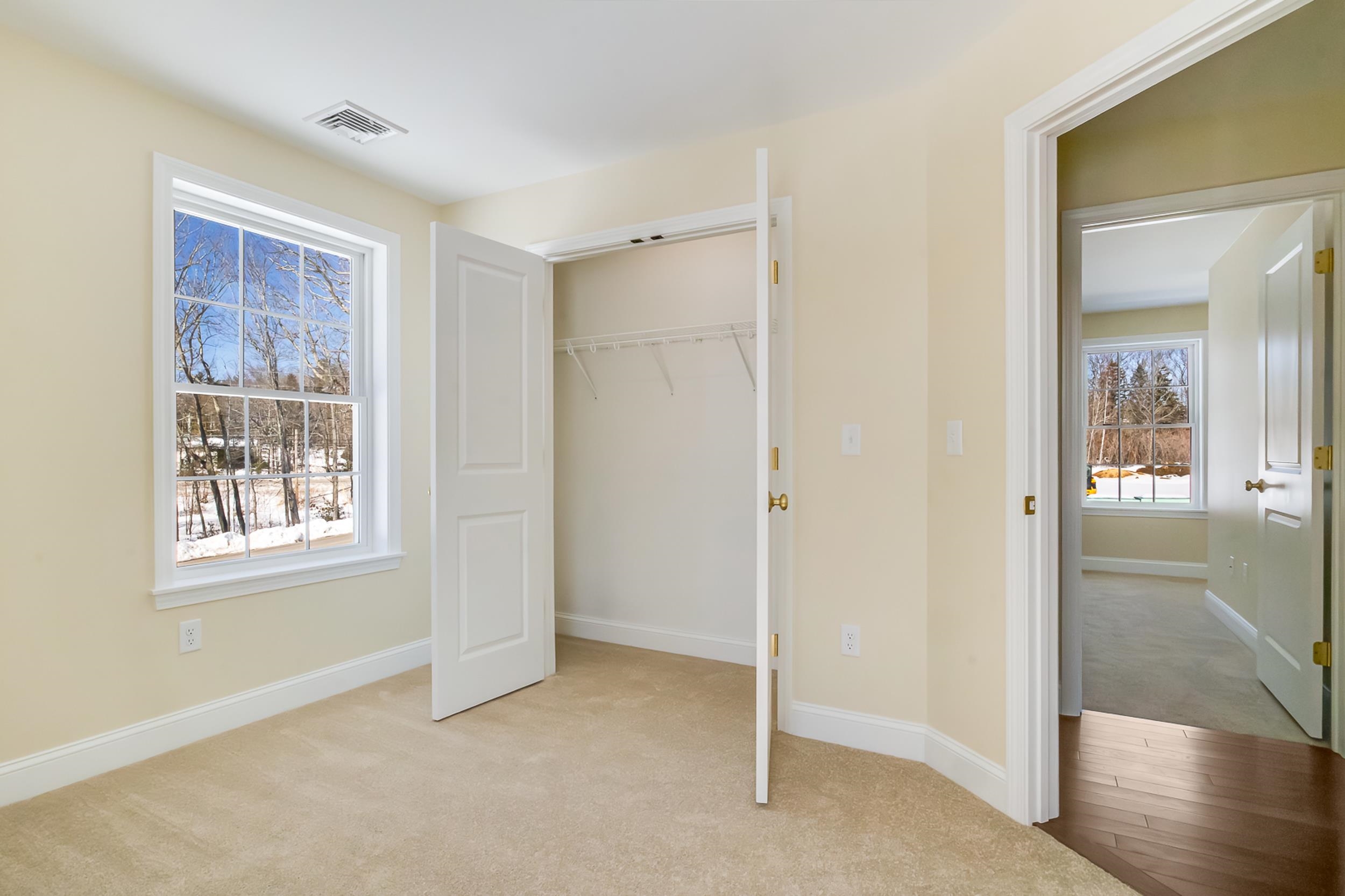 5A Violette Dr, Epping, NH 03042