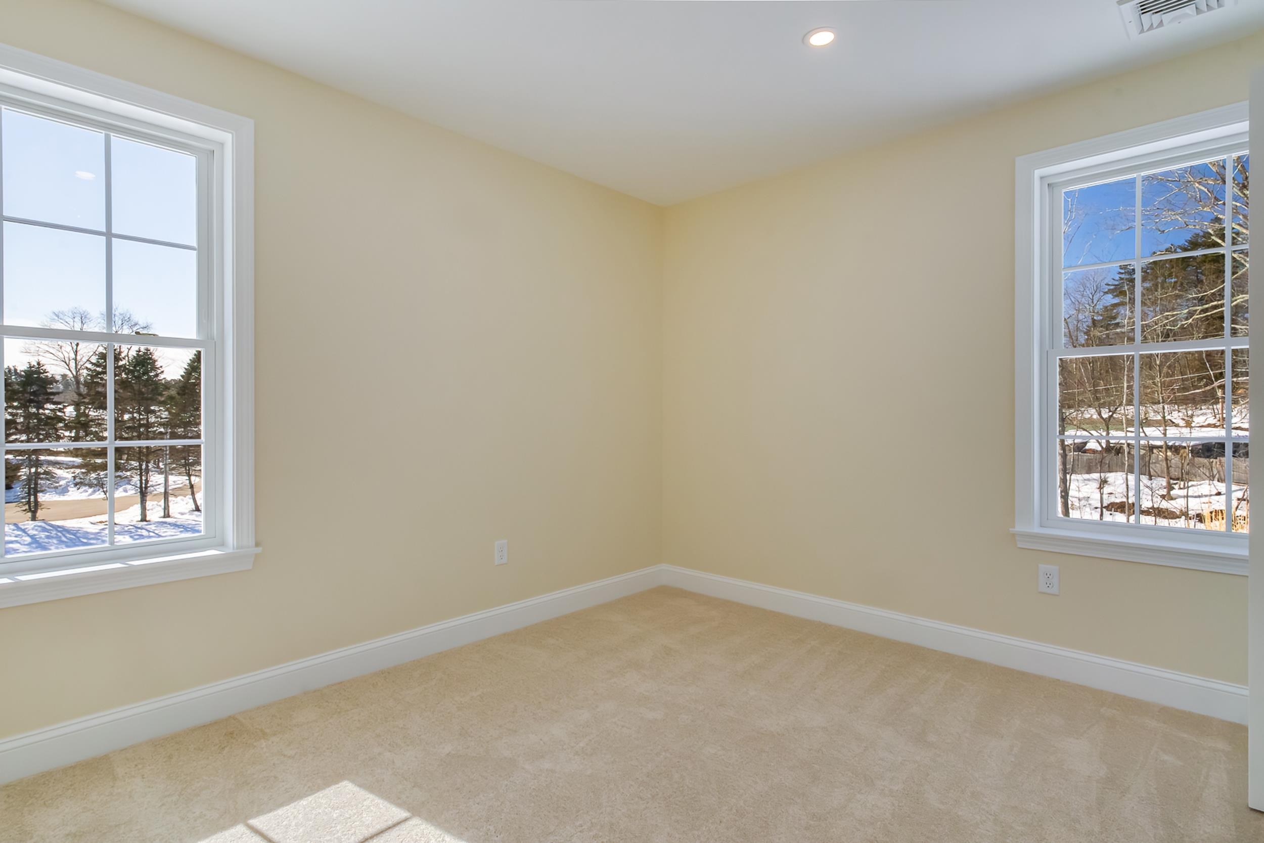 5A Violette Dr, Epping, NH 03042