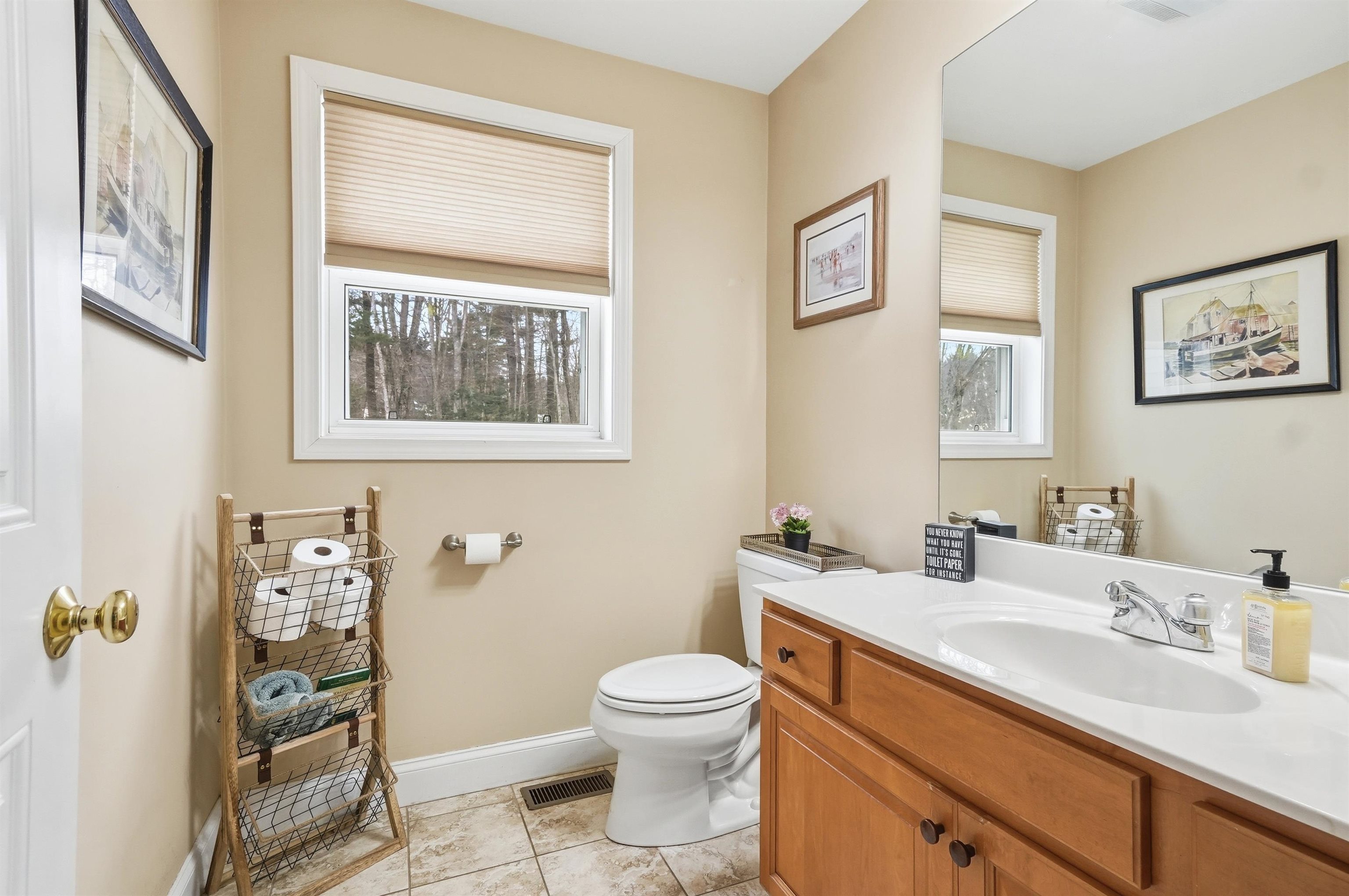 10 Ball Rd, Kingston, NH 03848