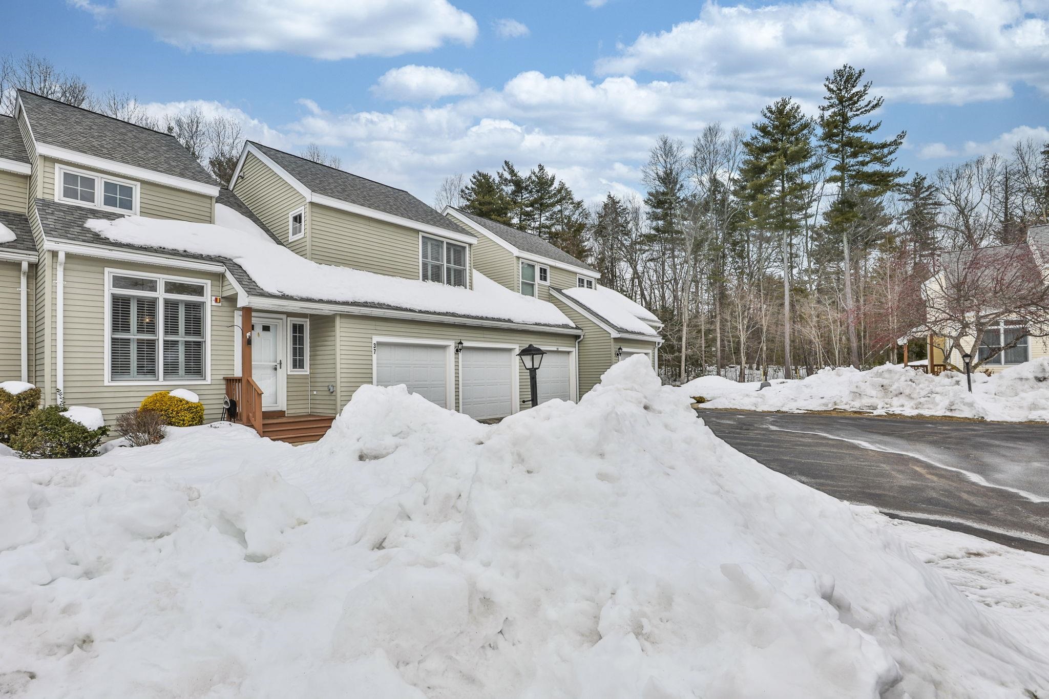37 Coles Way, Atkinson, NH 03811