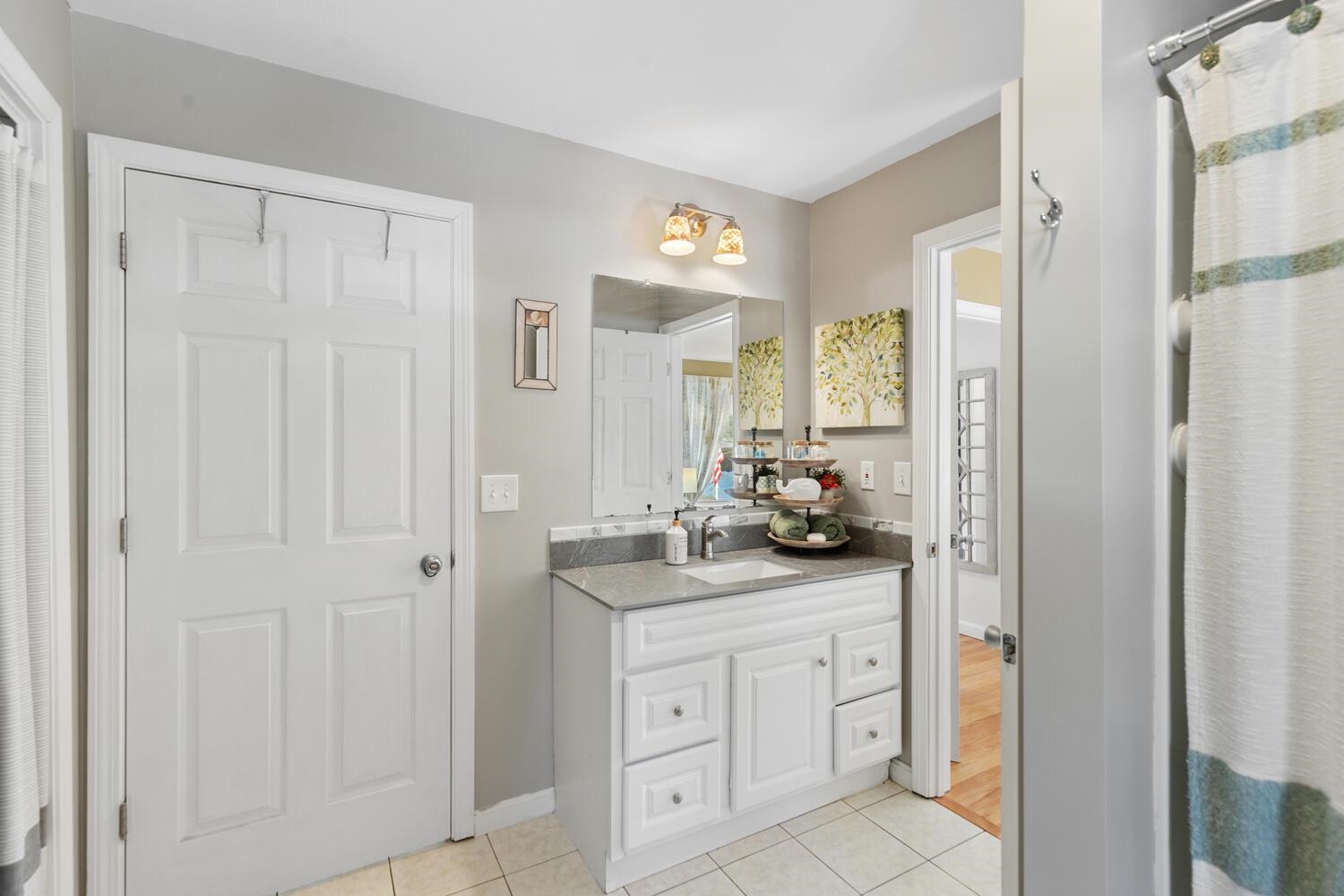 15 King St, Salem, NH 03079