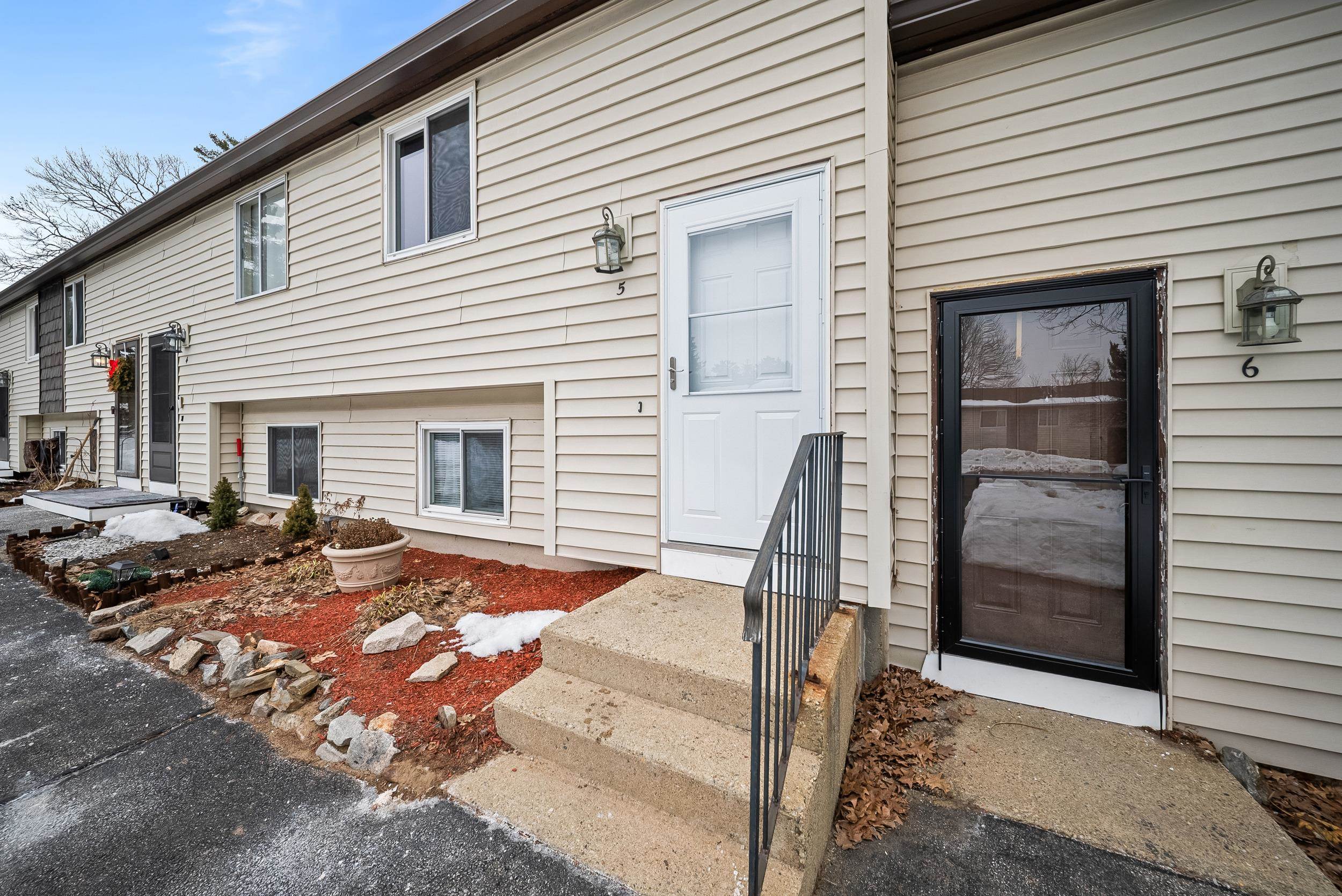 Photo of 905 Mammoth Road #5 Manchester NH 03104