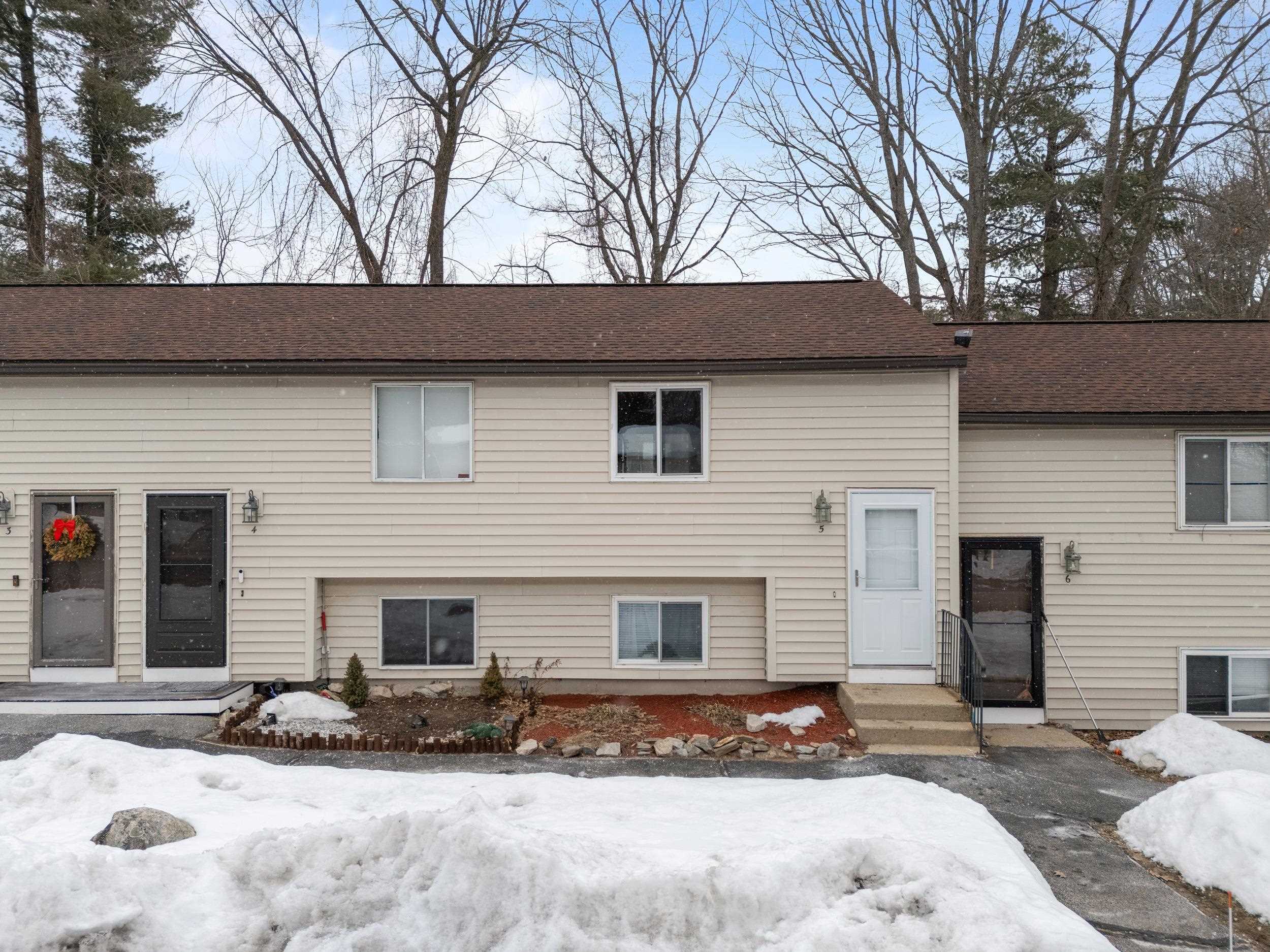 905 Mammoth Rd, Manchester, NH 03104