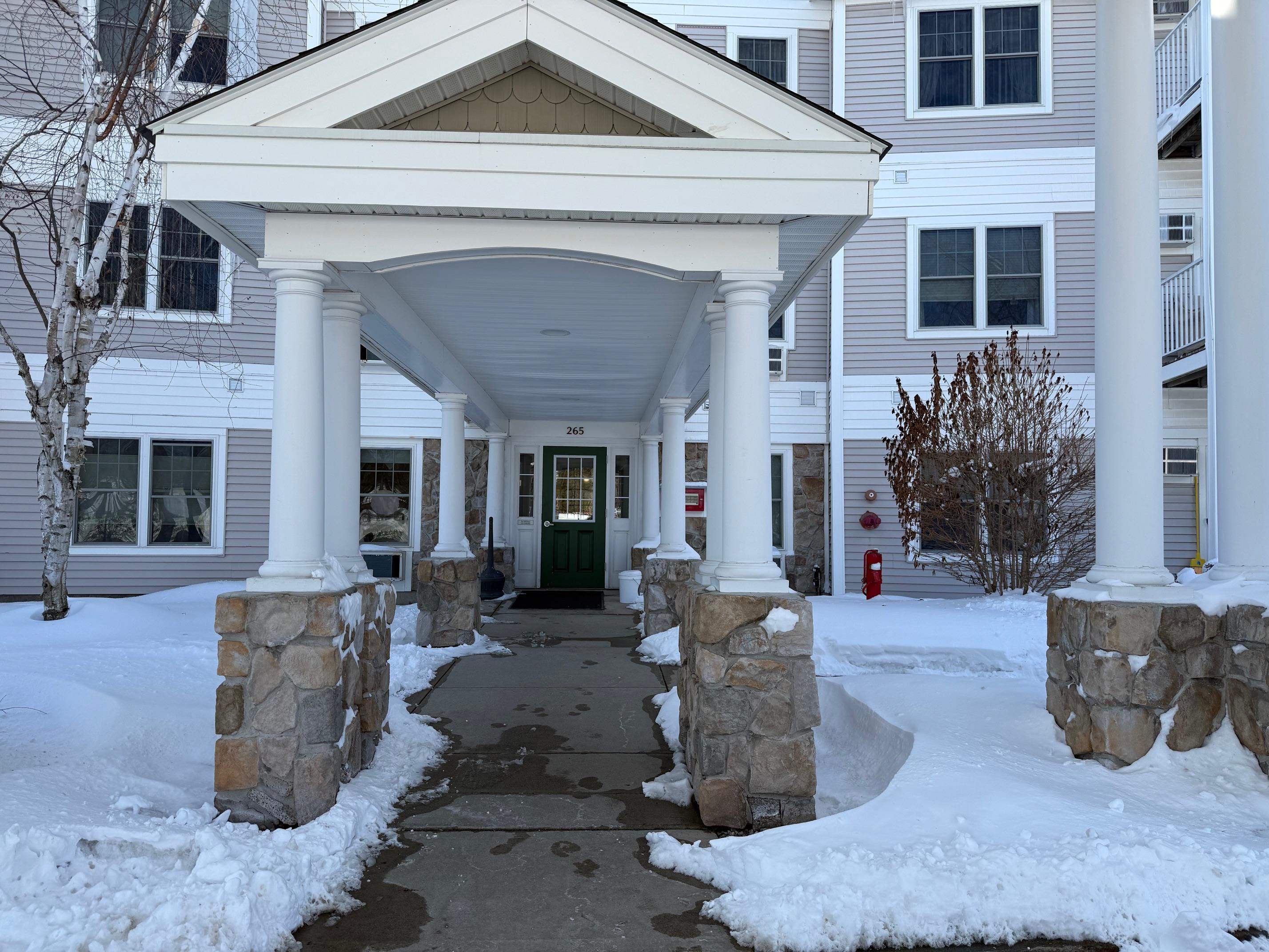 Homes for sale in Manchester, NH | 265 Edward J Roy Dr #210, Manchester, NH 03104 | MLS# 5078236