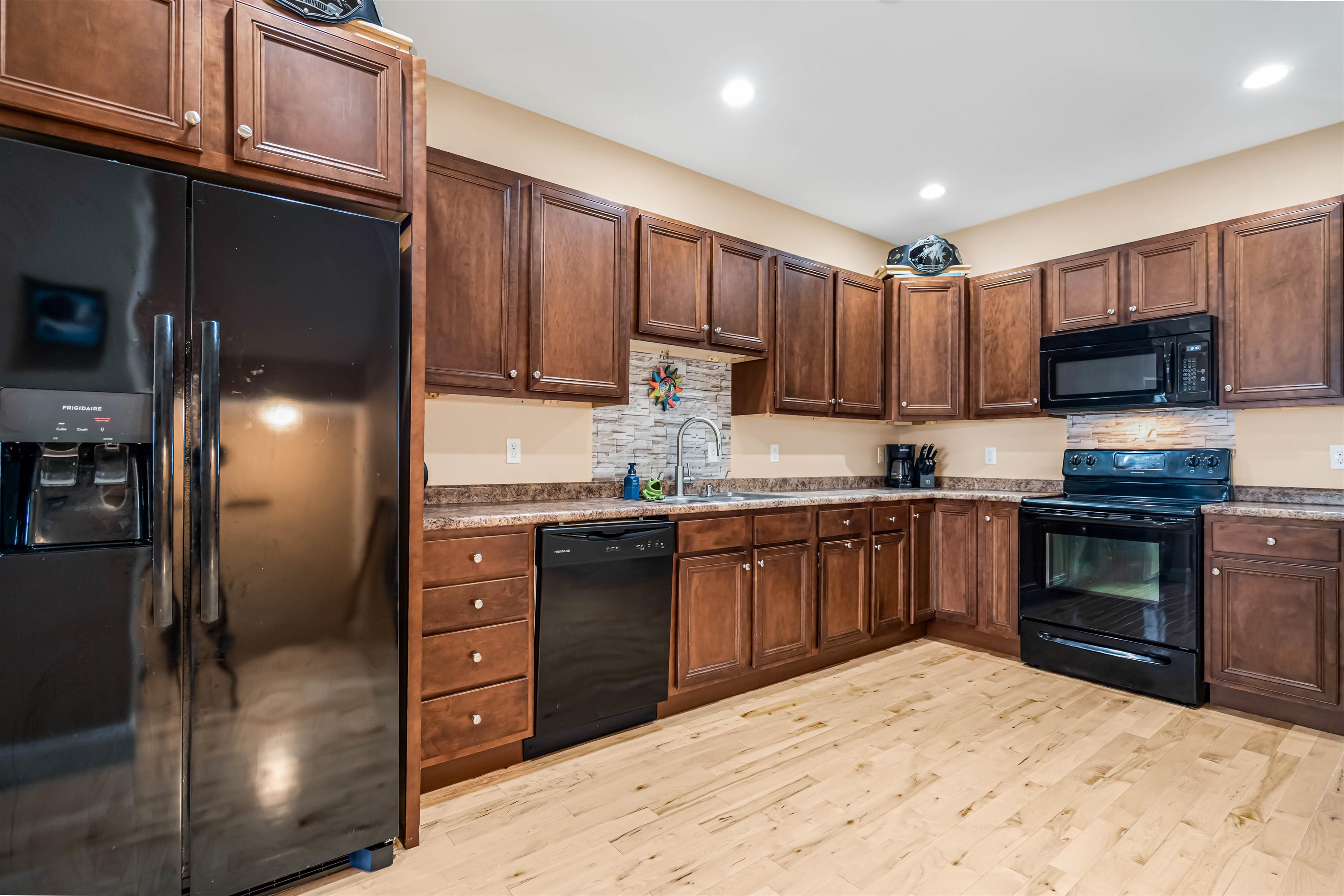 35 Callaway Dr, Concord, NH 03301