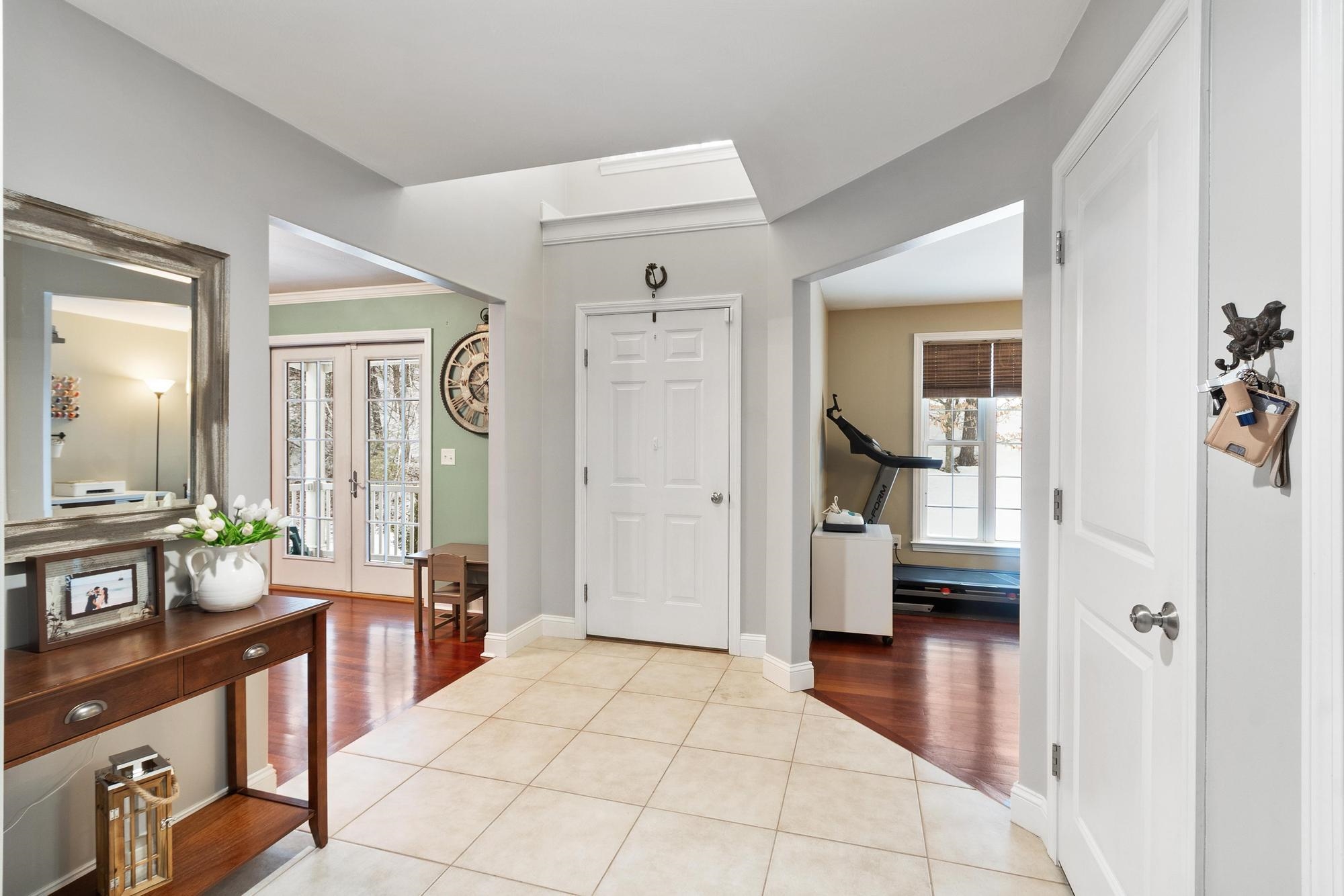 12 Glastombury Dr, Sandown, NH 03873