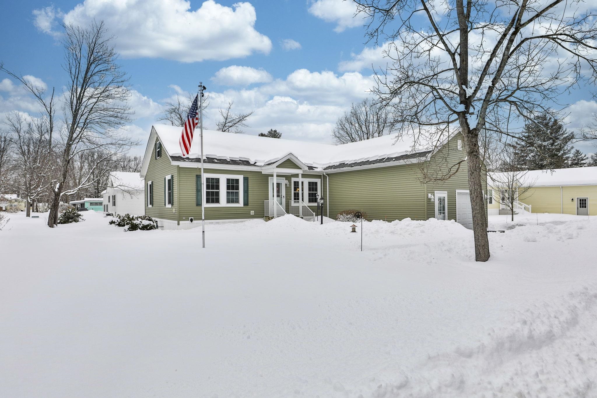 21 Fairfield Dr, Concord, NH 03301