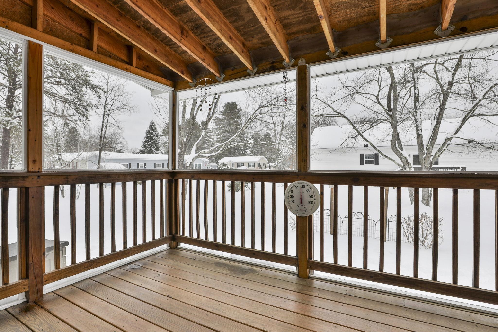 21 Fairfield Dr, Concord, NH 03301