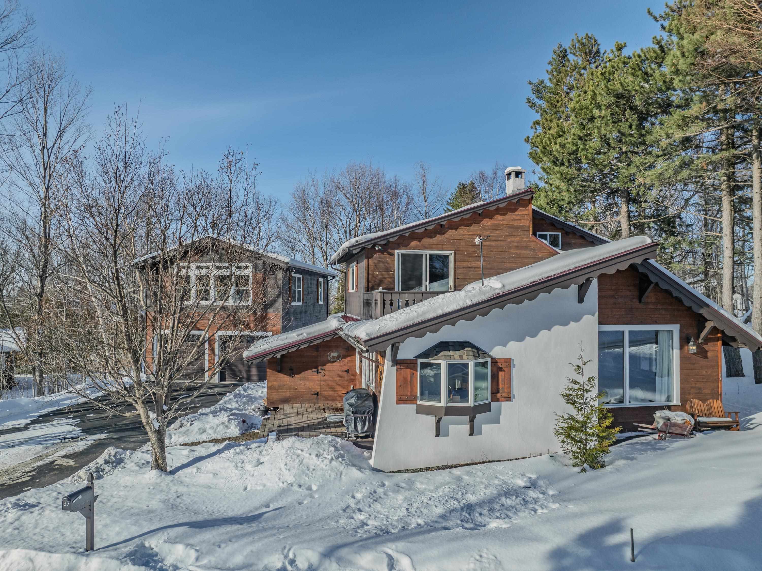 37 Pioneer Rd, Franconia, NH 03580