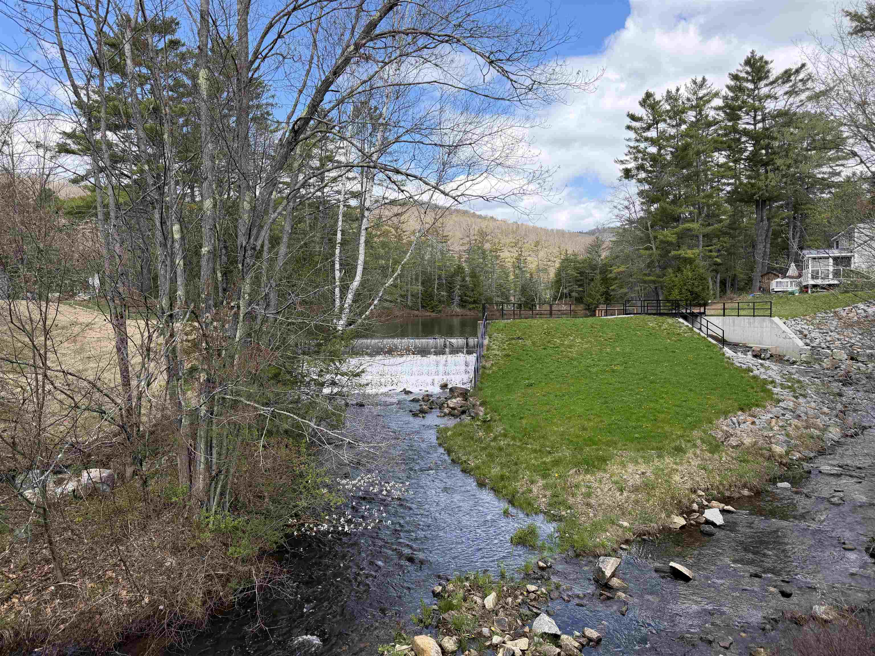 11 Beard Ln, Grafton, NH 03240