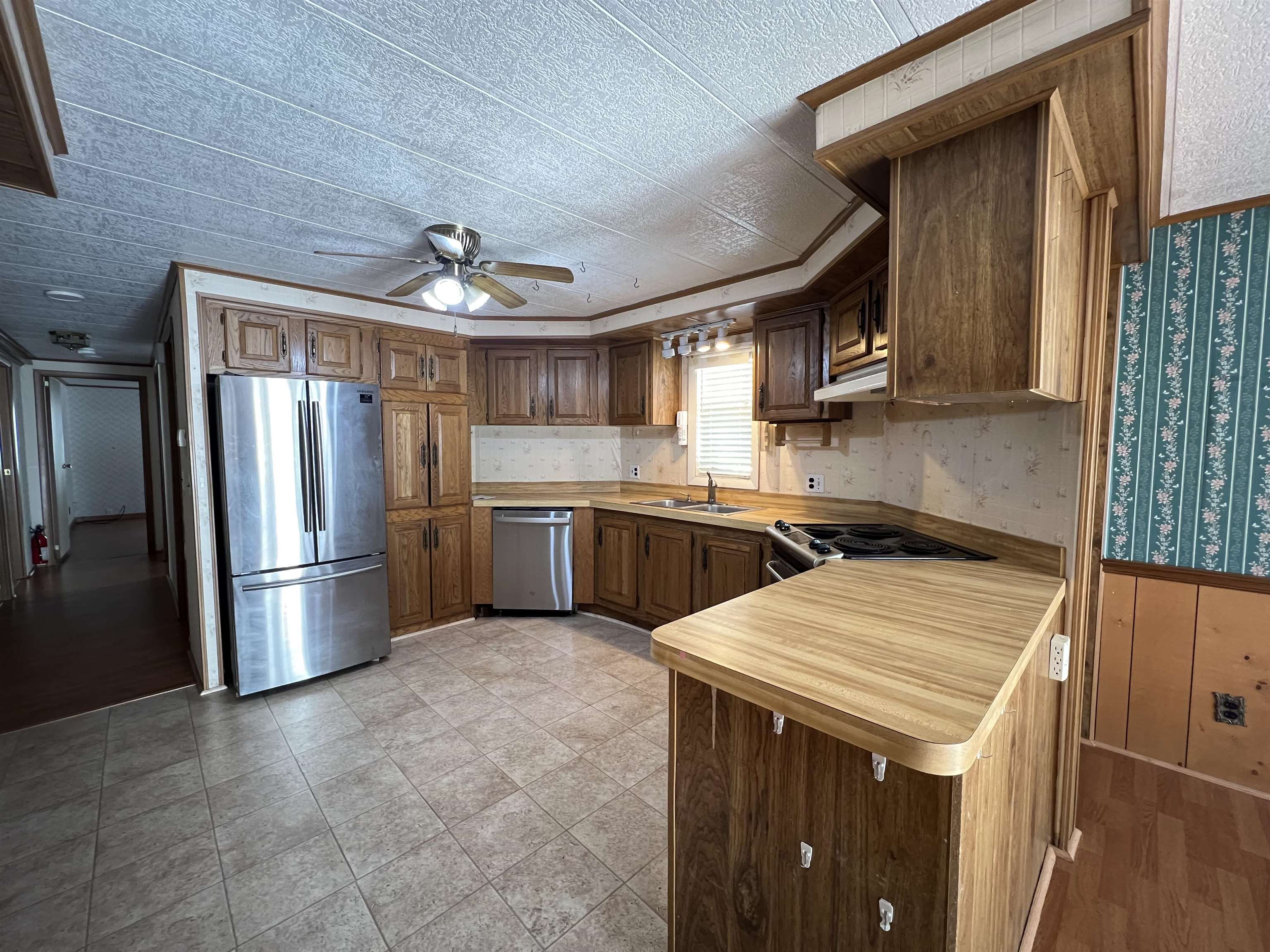 Homes for sale in Goffstown, NH | 19 Kelly Ct, Goffstown, NH 03045 | MLS# 5078277