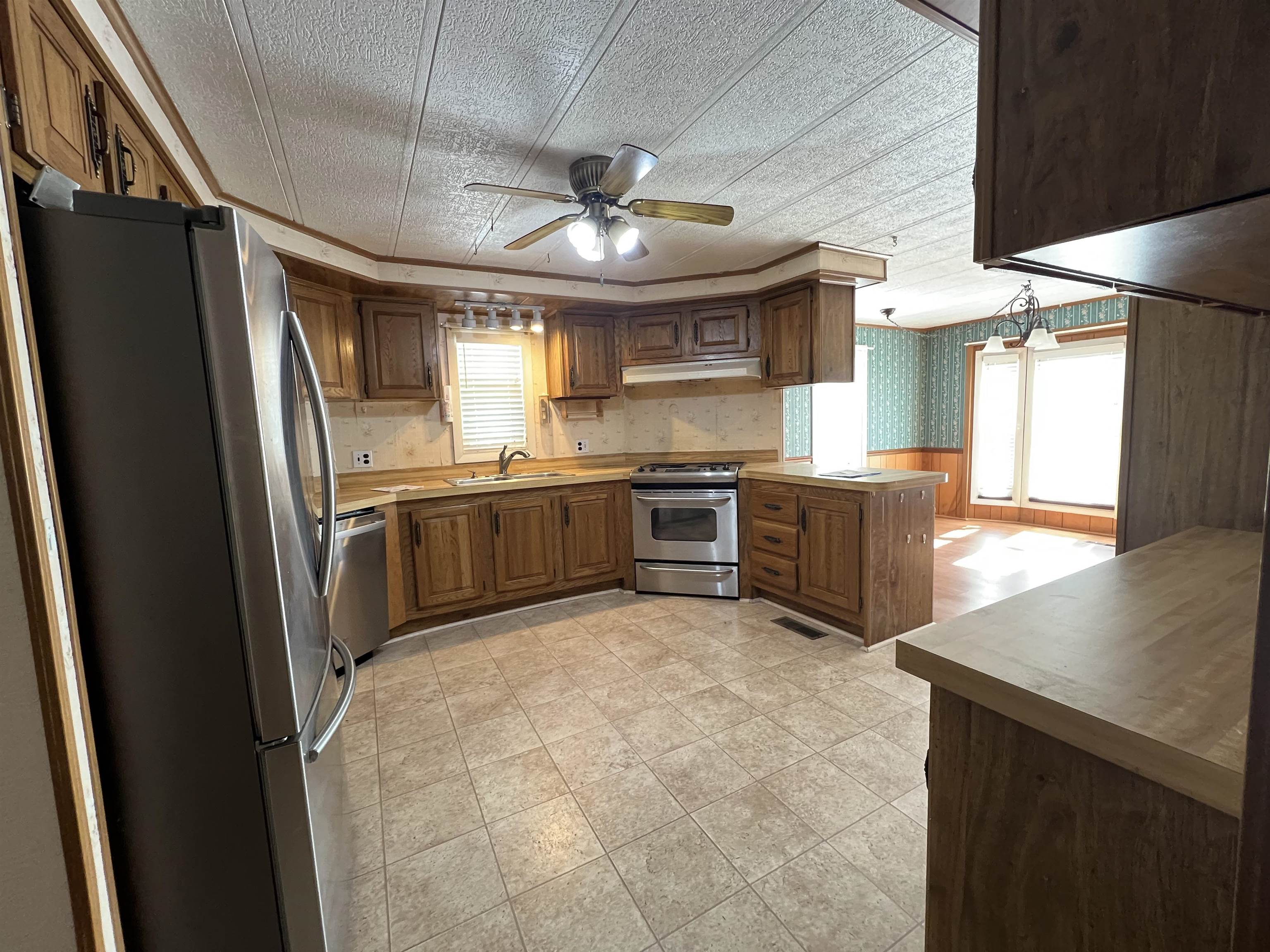 19 Kelly Ct, Goffstown, NH 03045