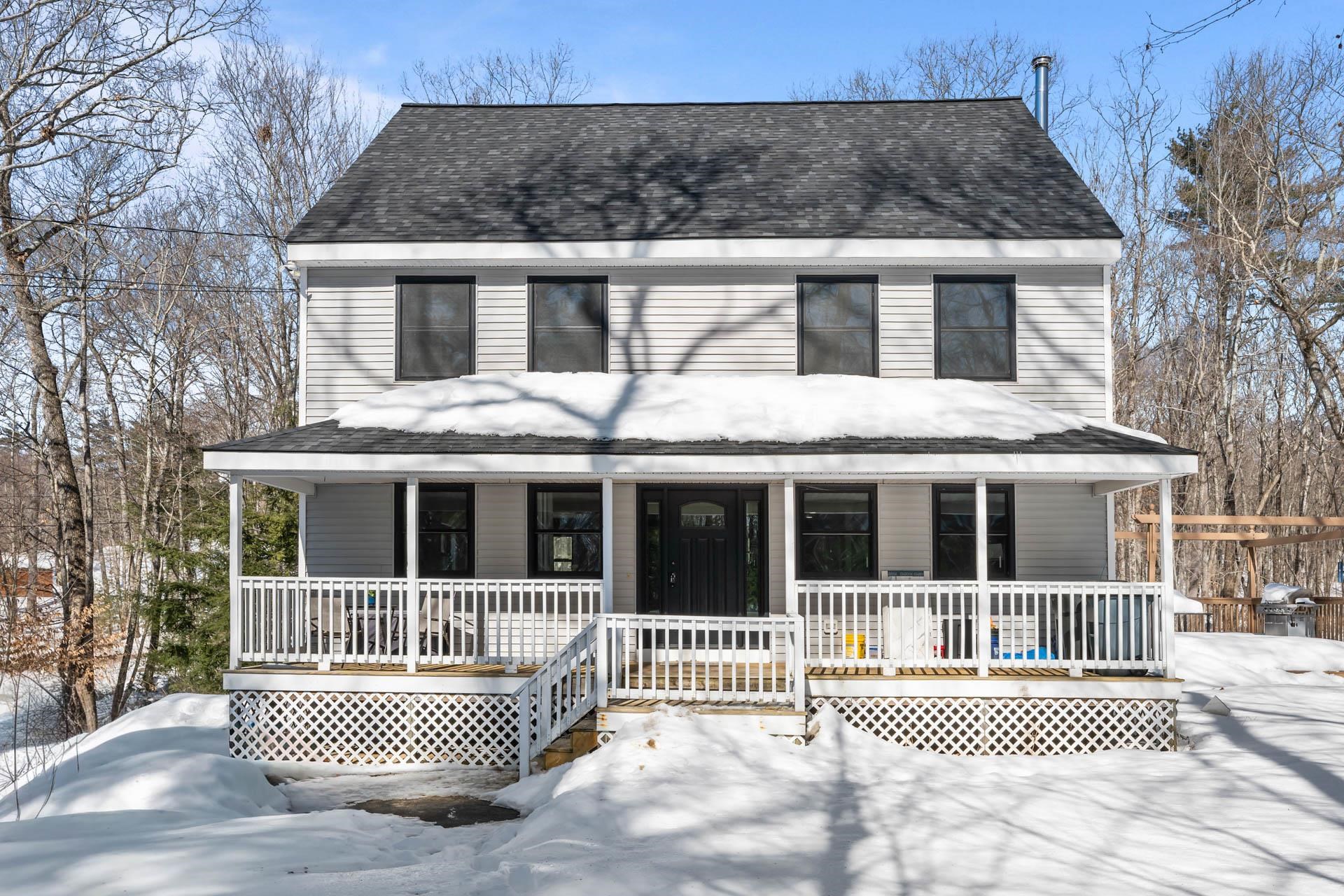 162 Lakeside Oaks Dr, Barrington, NH 03825