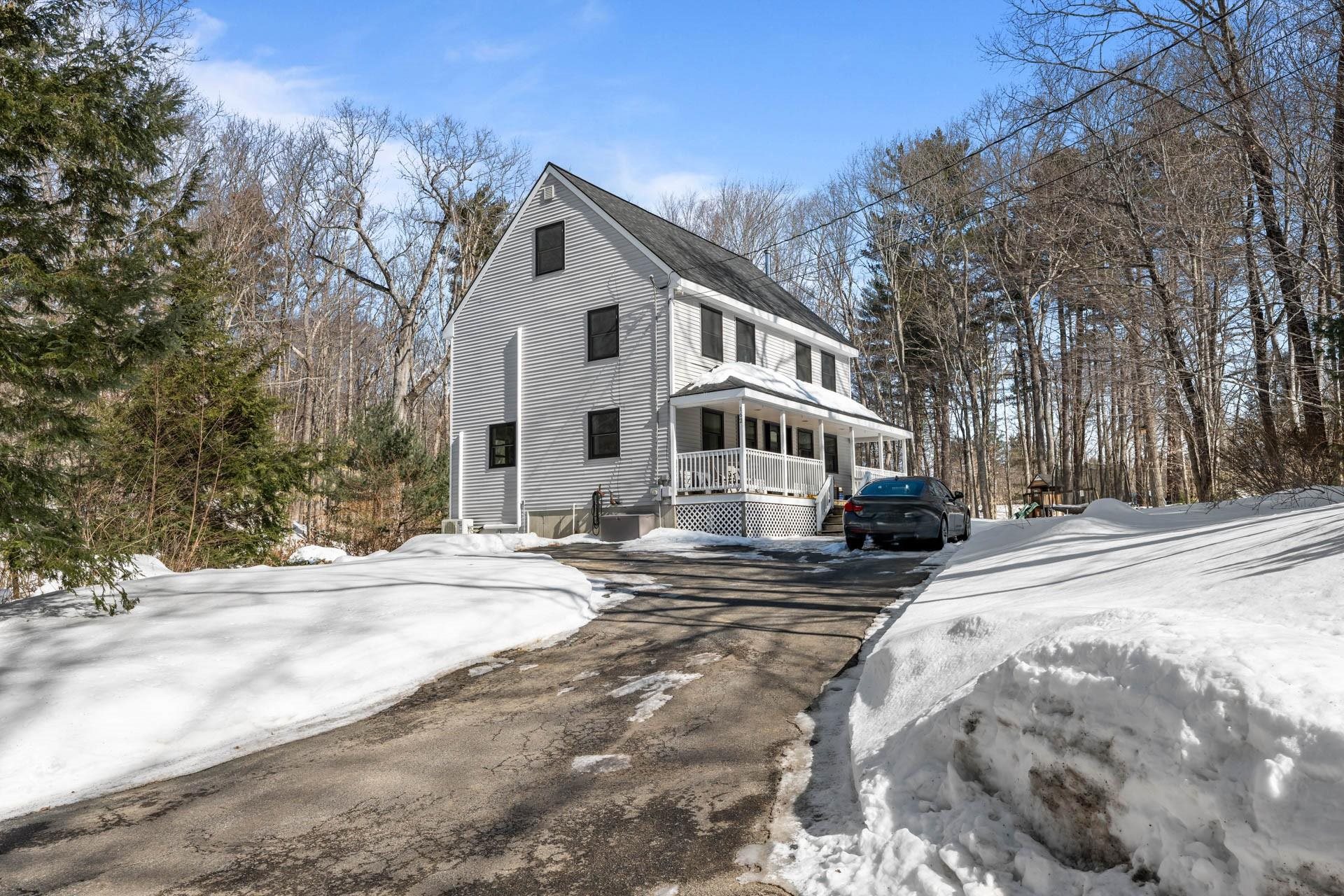 162 Lakeside Oaks Dr, Barrington, NH 03825