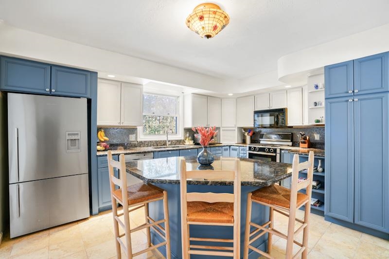 20 Greatstone Dr, Merrimack, NH 03054