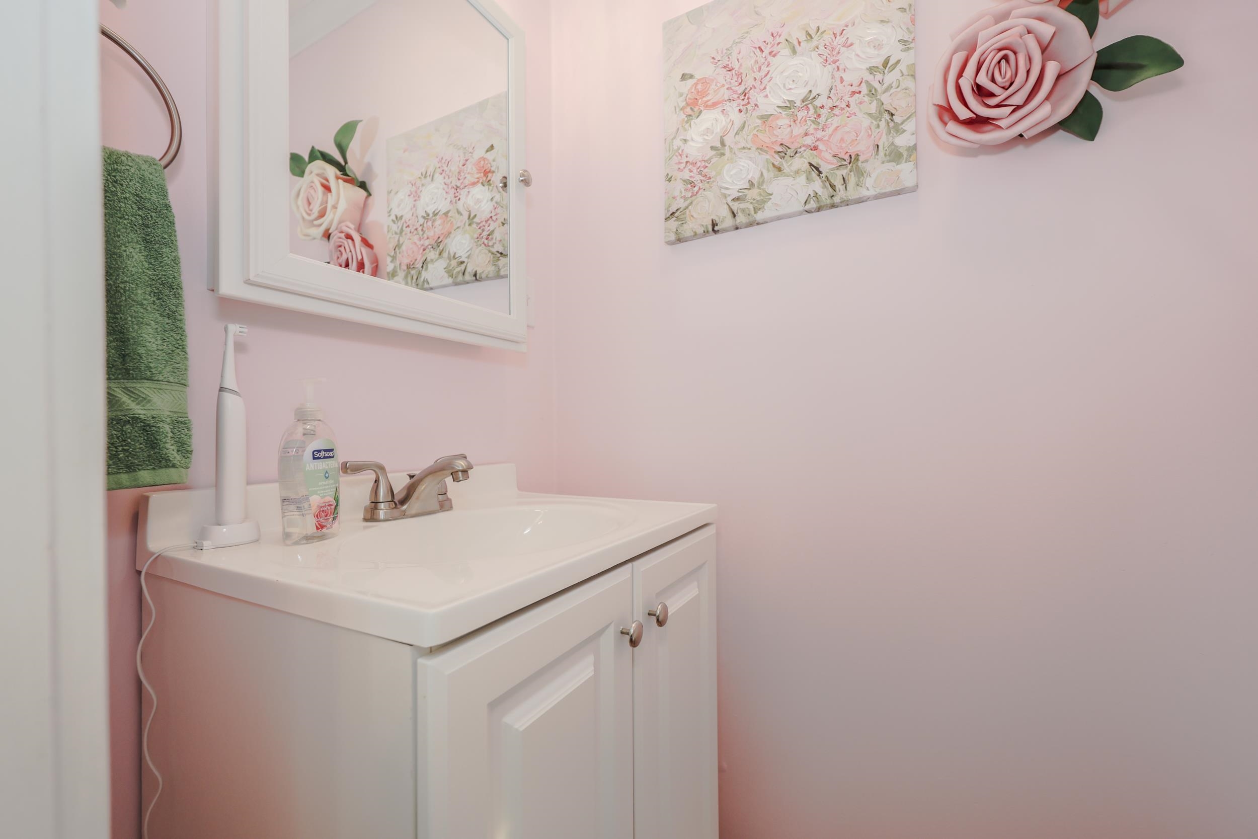 144 Fairview Ave, Henniker, NH 03242