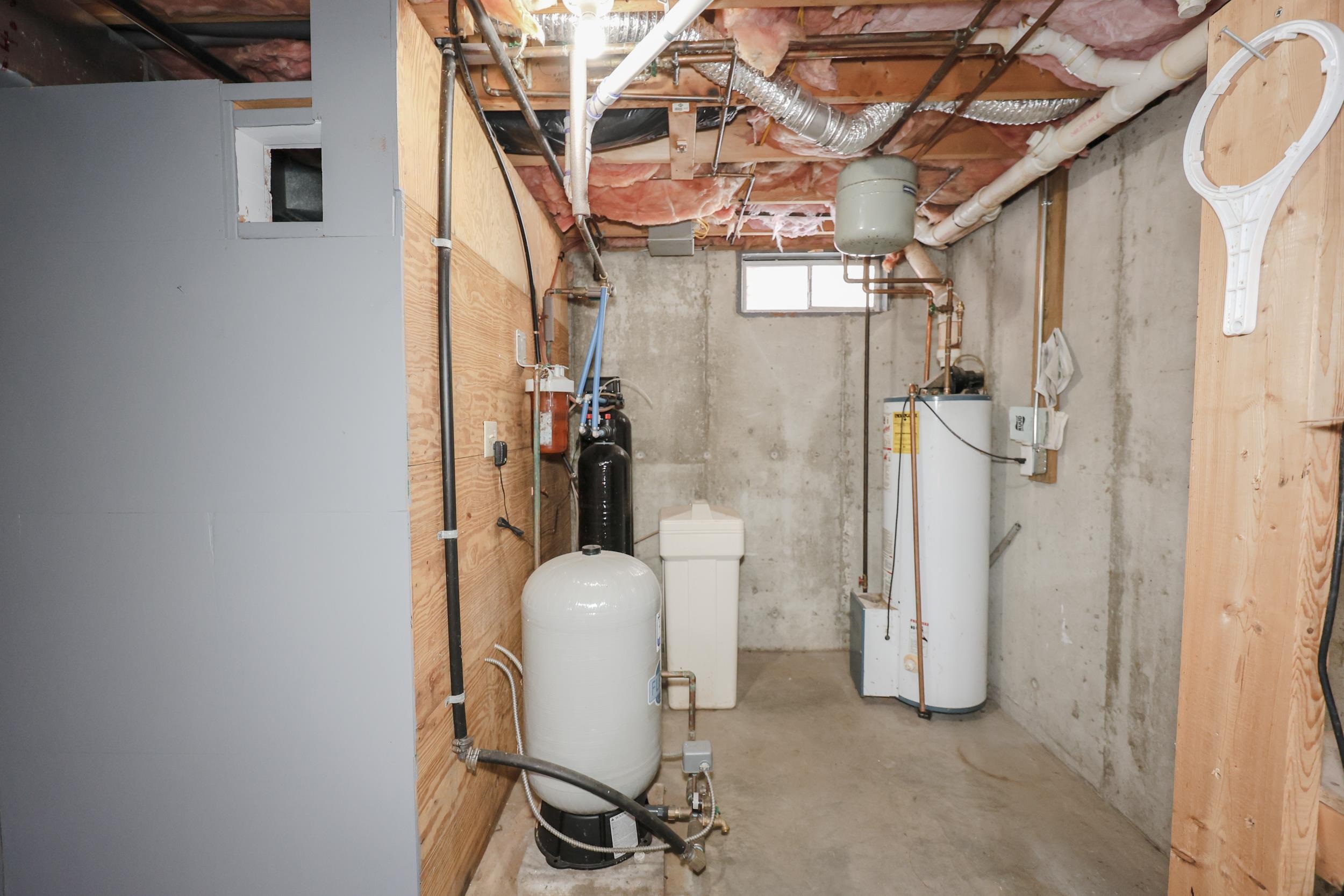 17 Erin Dr, Bow, NH 03304