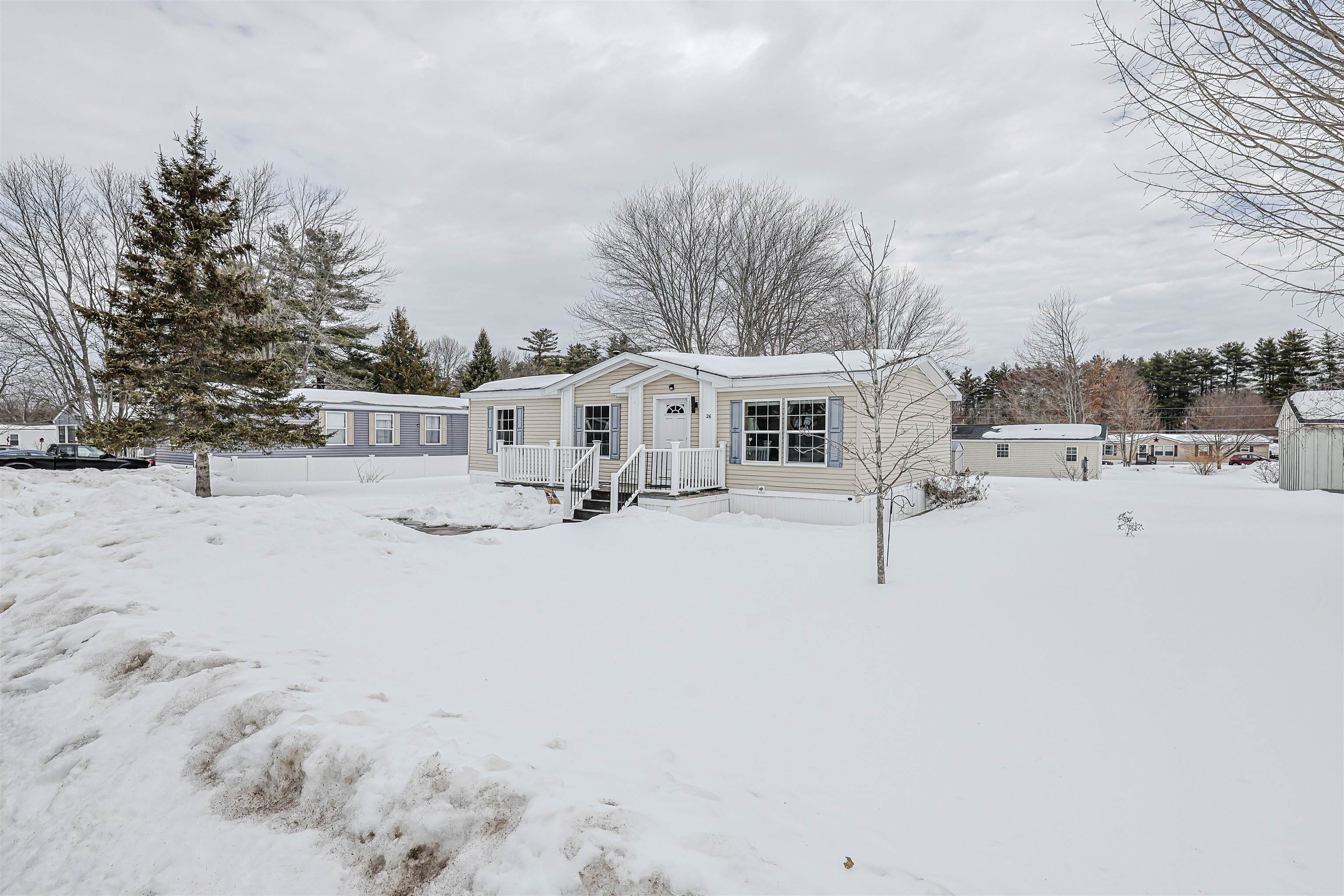 26 Parkwood Dr, Allenstown, NH 03275