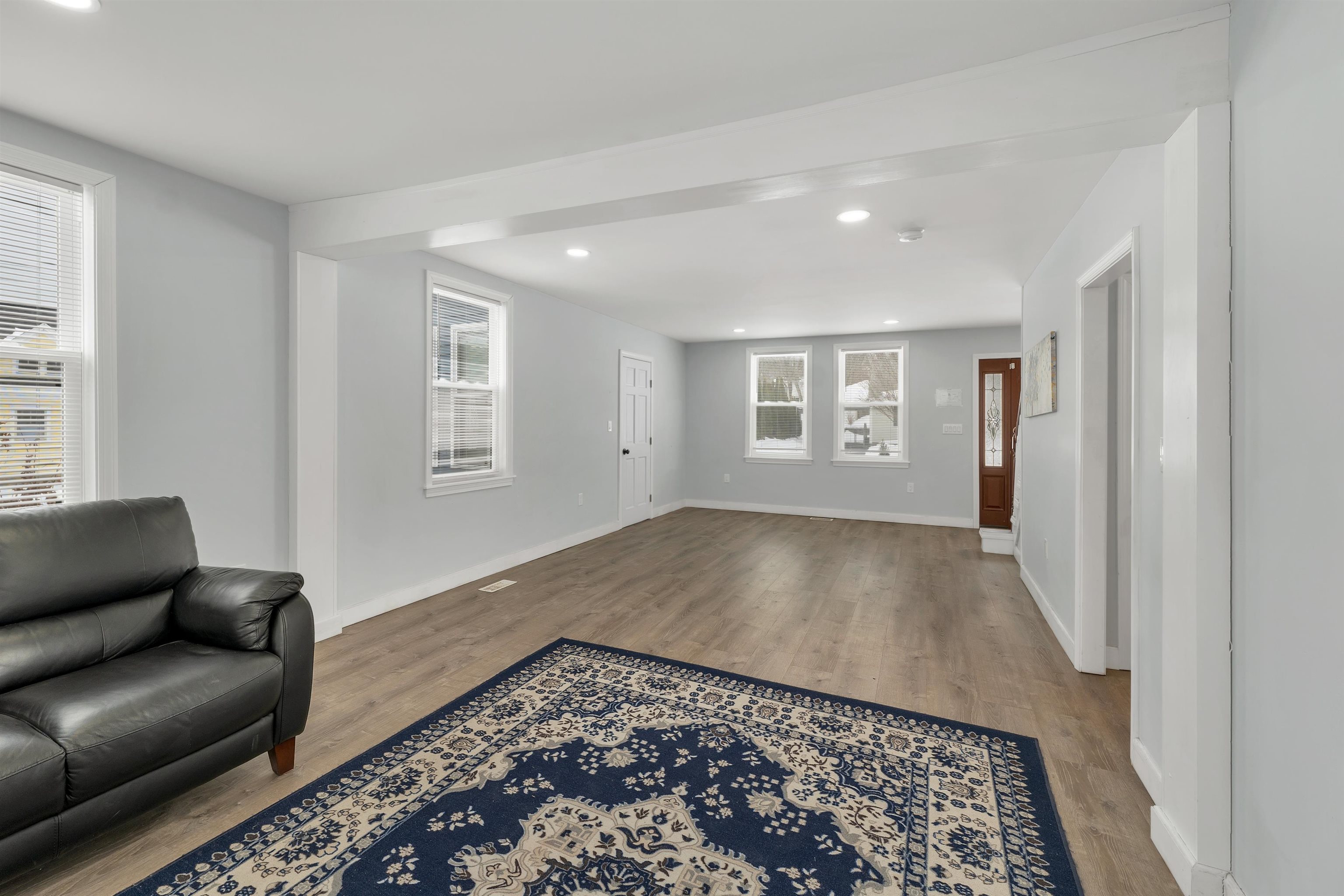 151 Tolles St, Nashua, NH 03064