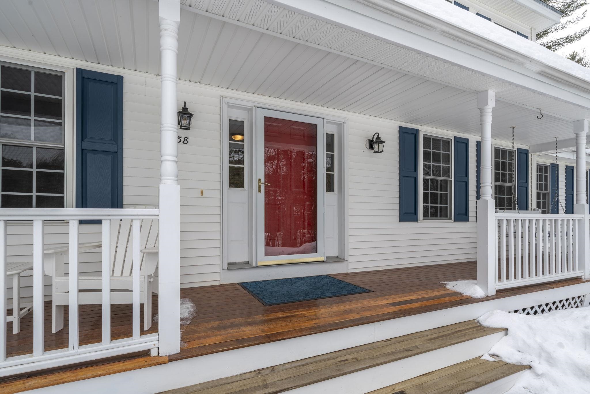 38 Buckingham Dr, Londonderry, NH 03053