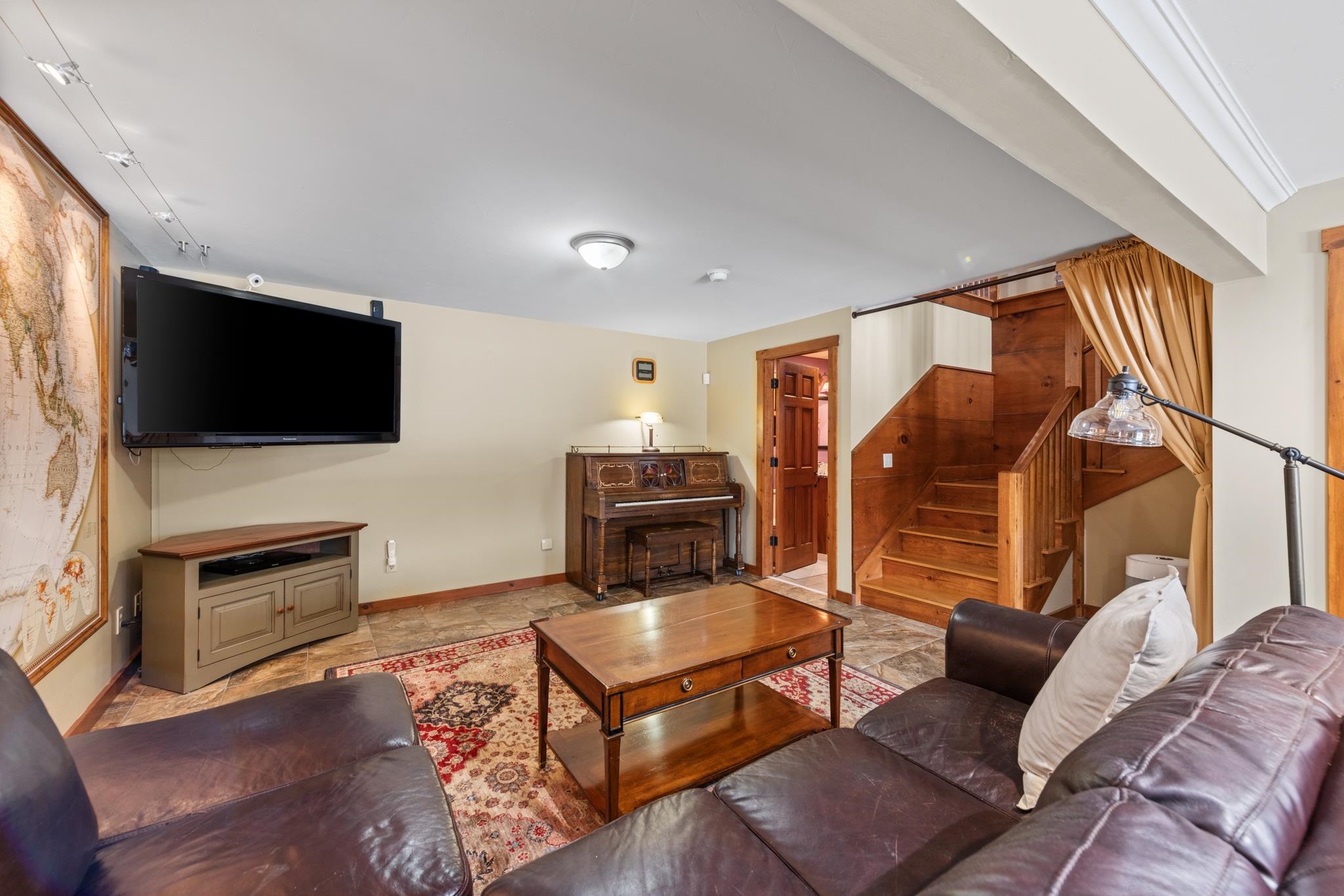 108 Littlefield Rd, Danbury, NH 03230