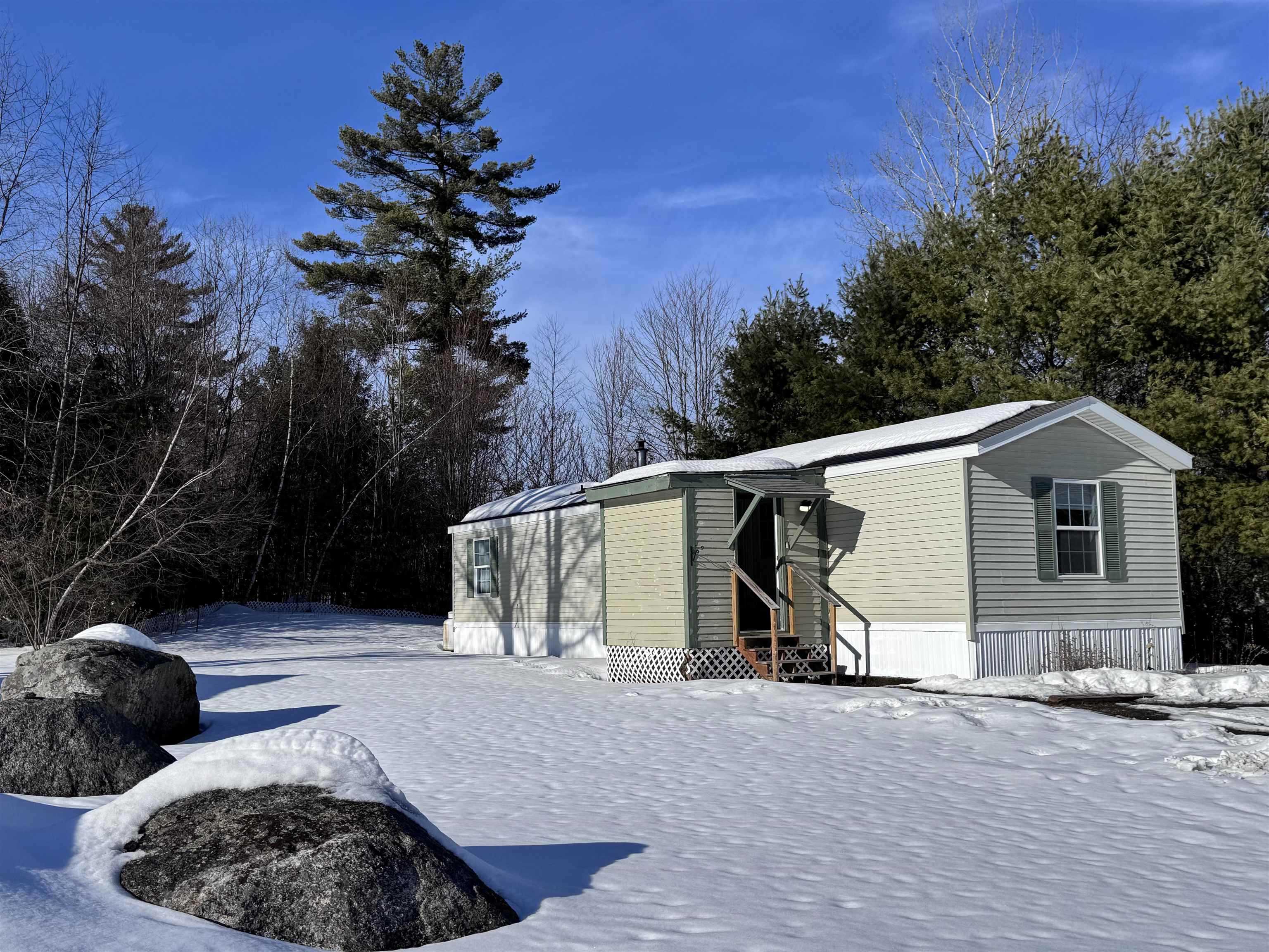 NEWPORT NH&nbsp;Mobile_Home for sale $$109,900 | $140 per sq.ft.