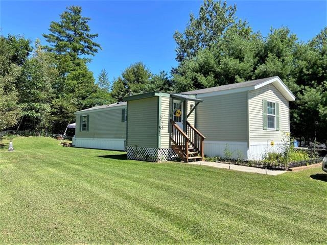 27 Fairway Ave, Newport, NH 03773