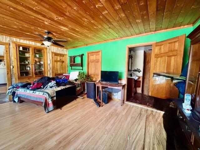 1376 Presidential Hw, Jefferson, NH 03583