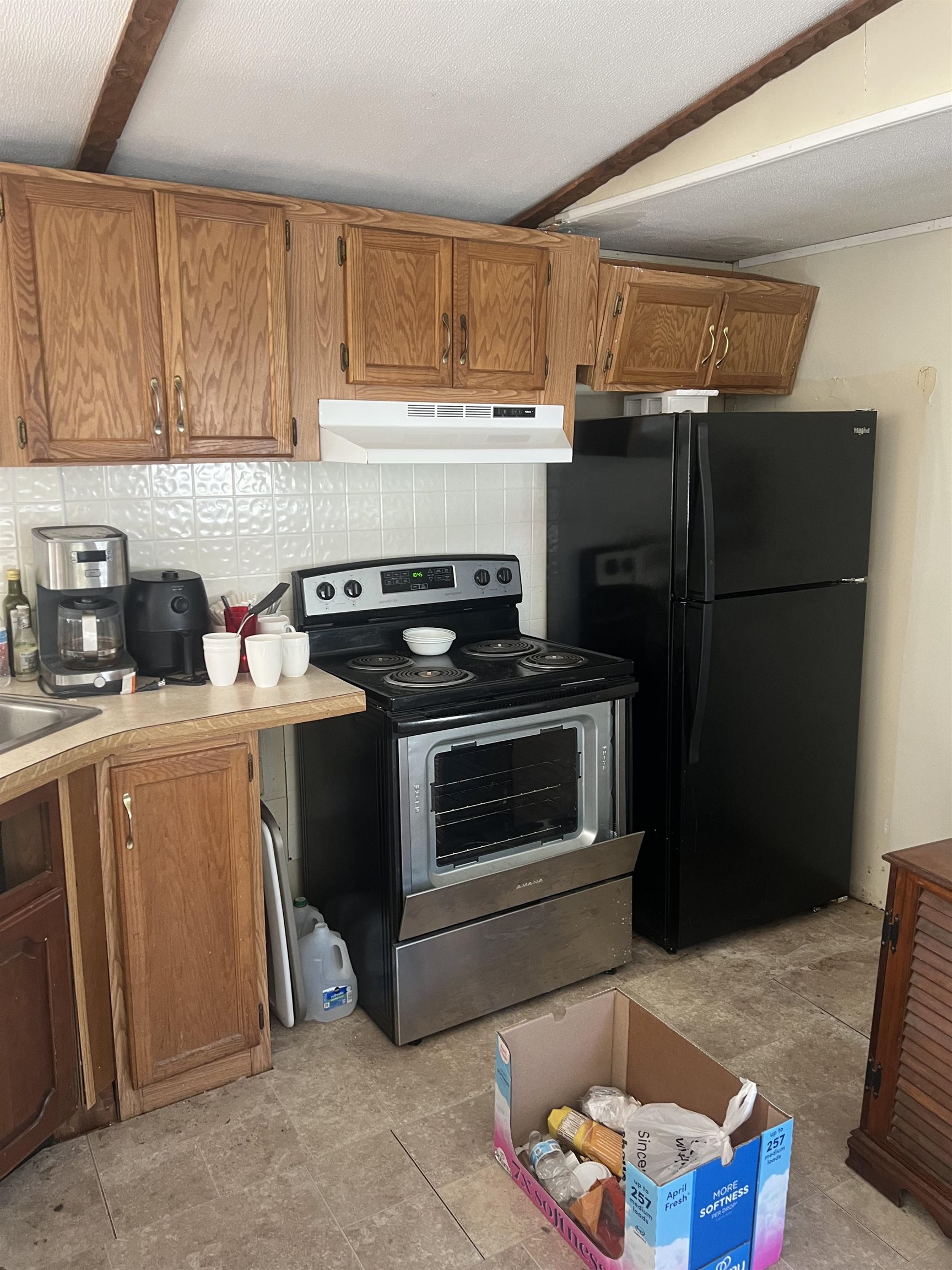 20 Old Henniker Rd, Hillsborough, NH 03244