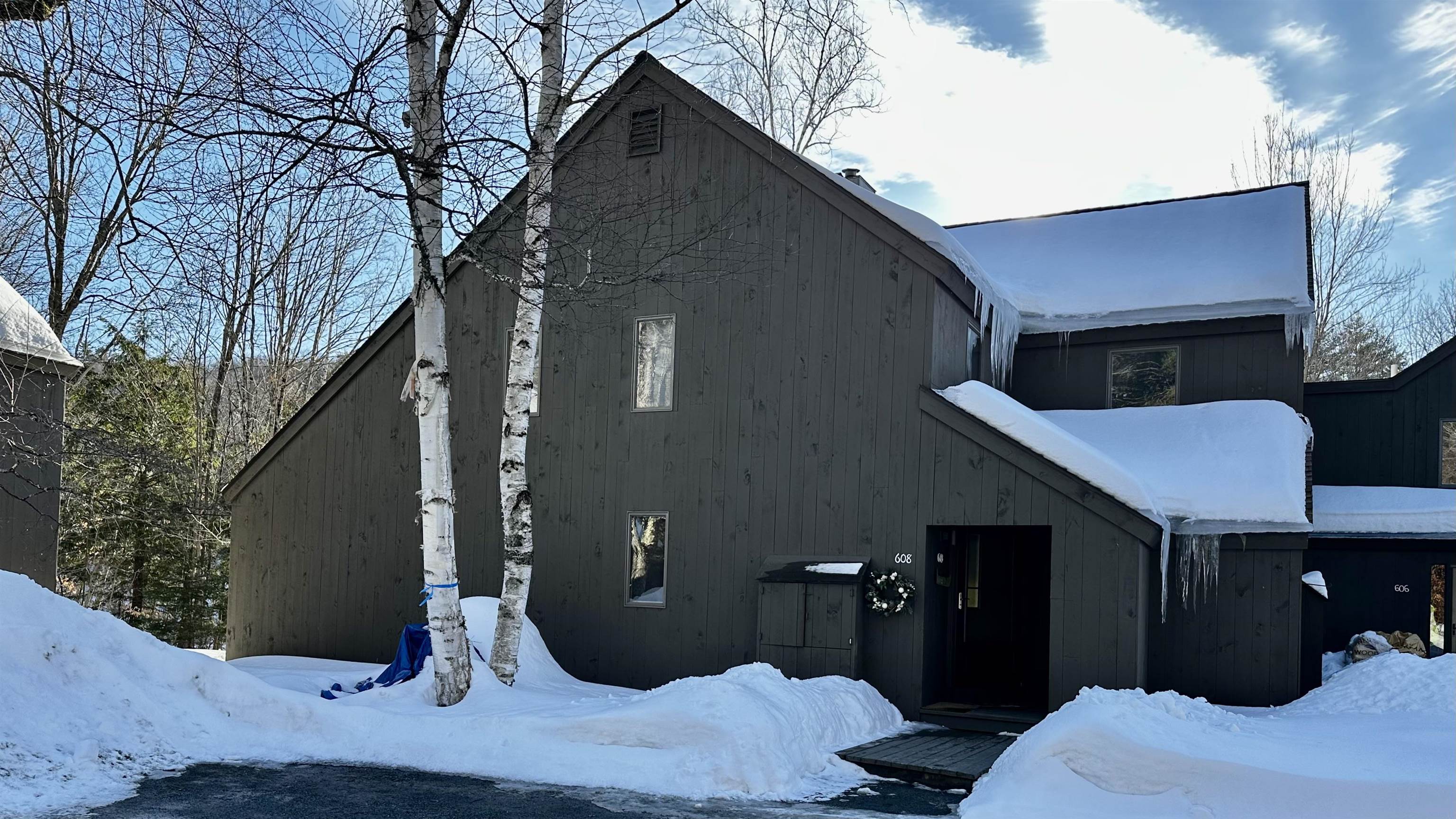 608 Otter Rd, Grantham, NH 03753