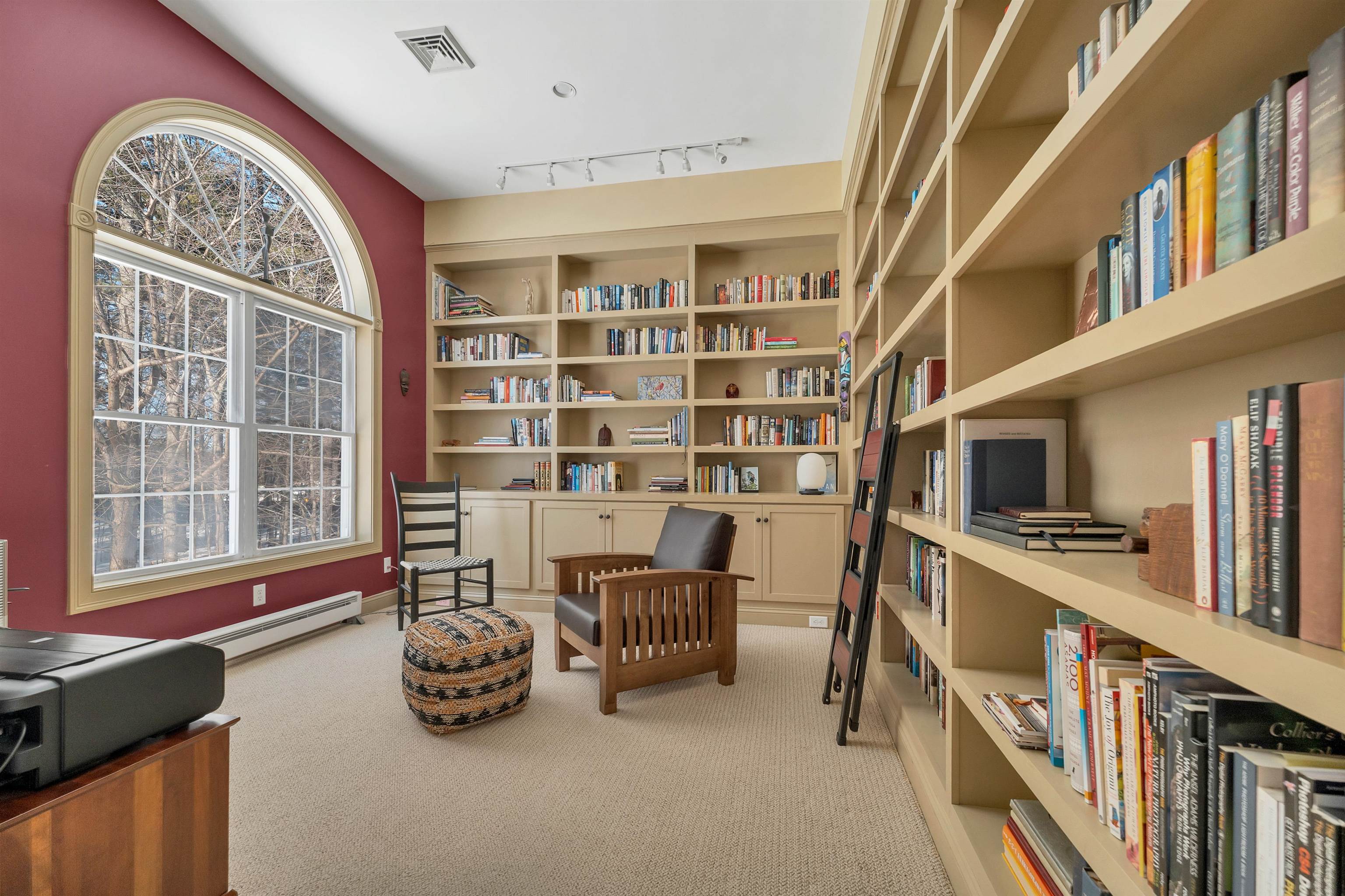 11 Vineyard Dr, Stratham, NH 03885