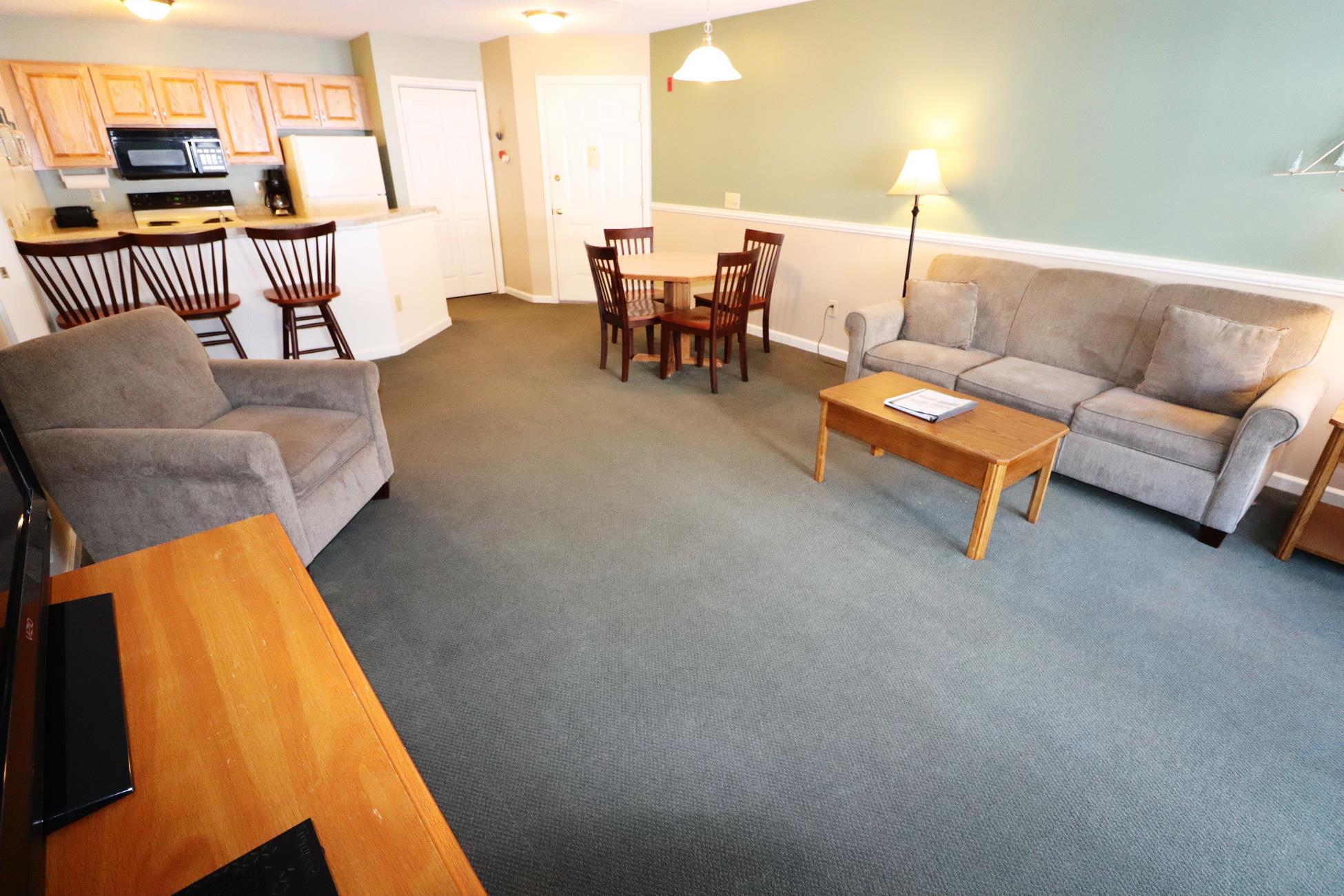 156 Deer Park Dr, Woodstock, NH 03262