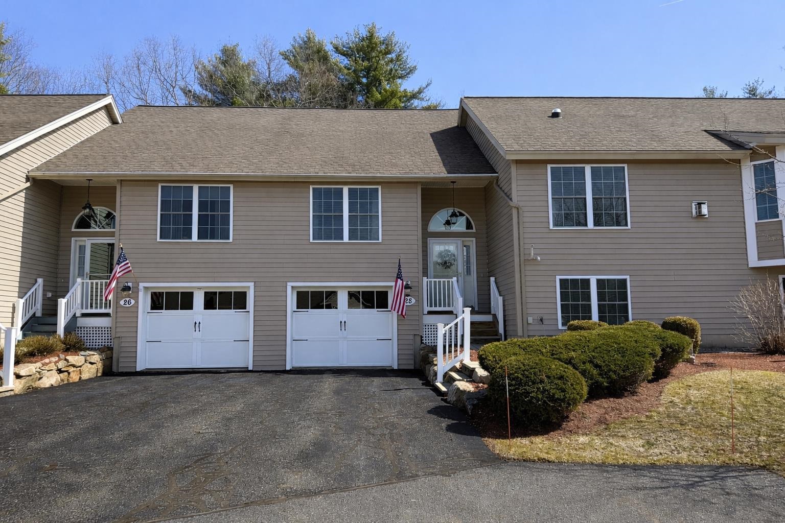28 Linden Dr, Hampstead, NH 03826