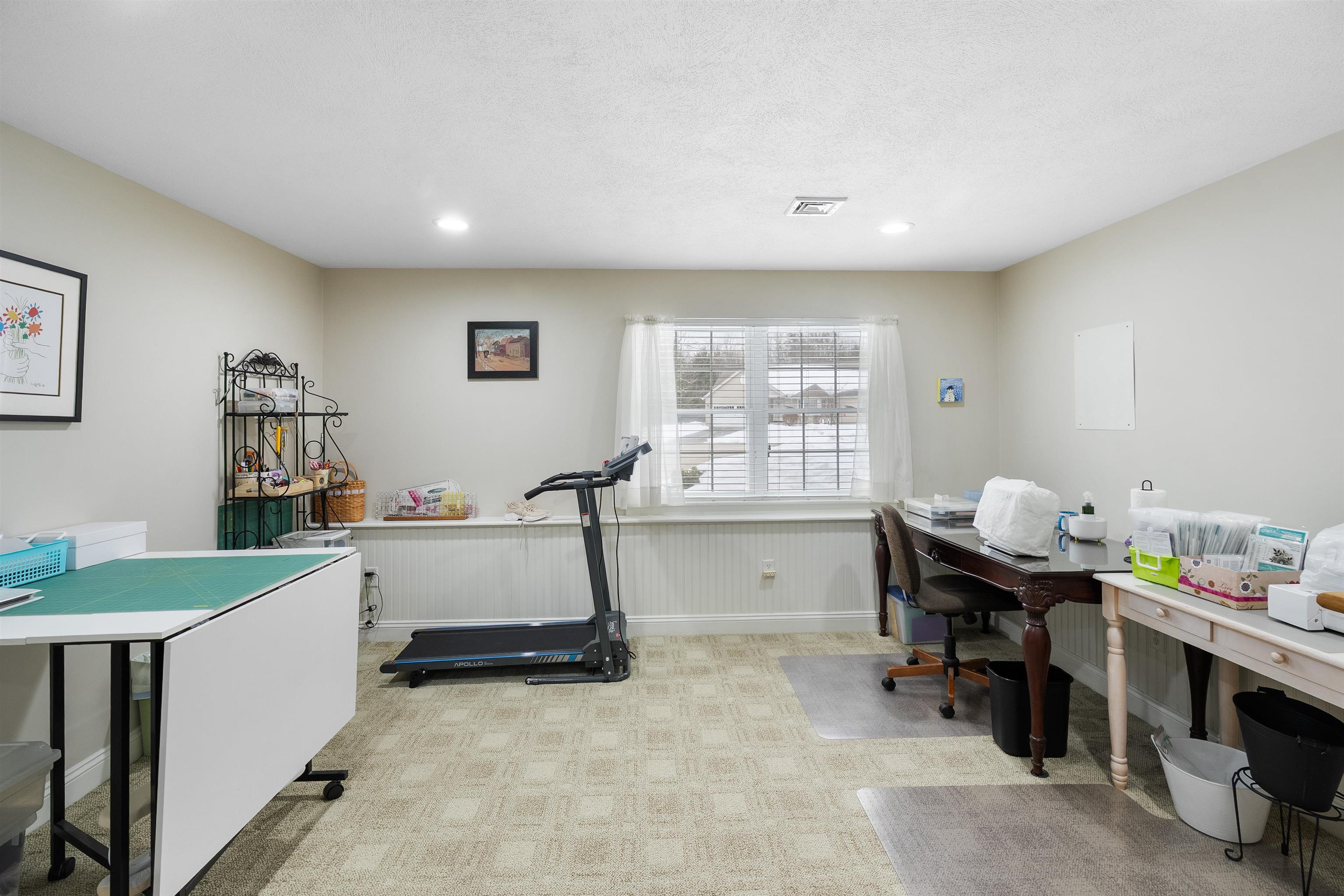 28 Linden Dr, Hampstead, NH 03826